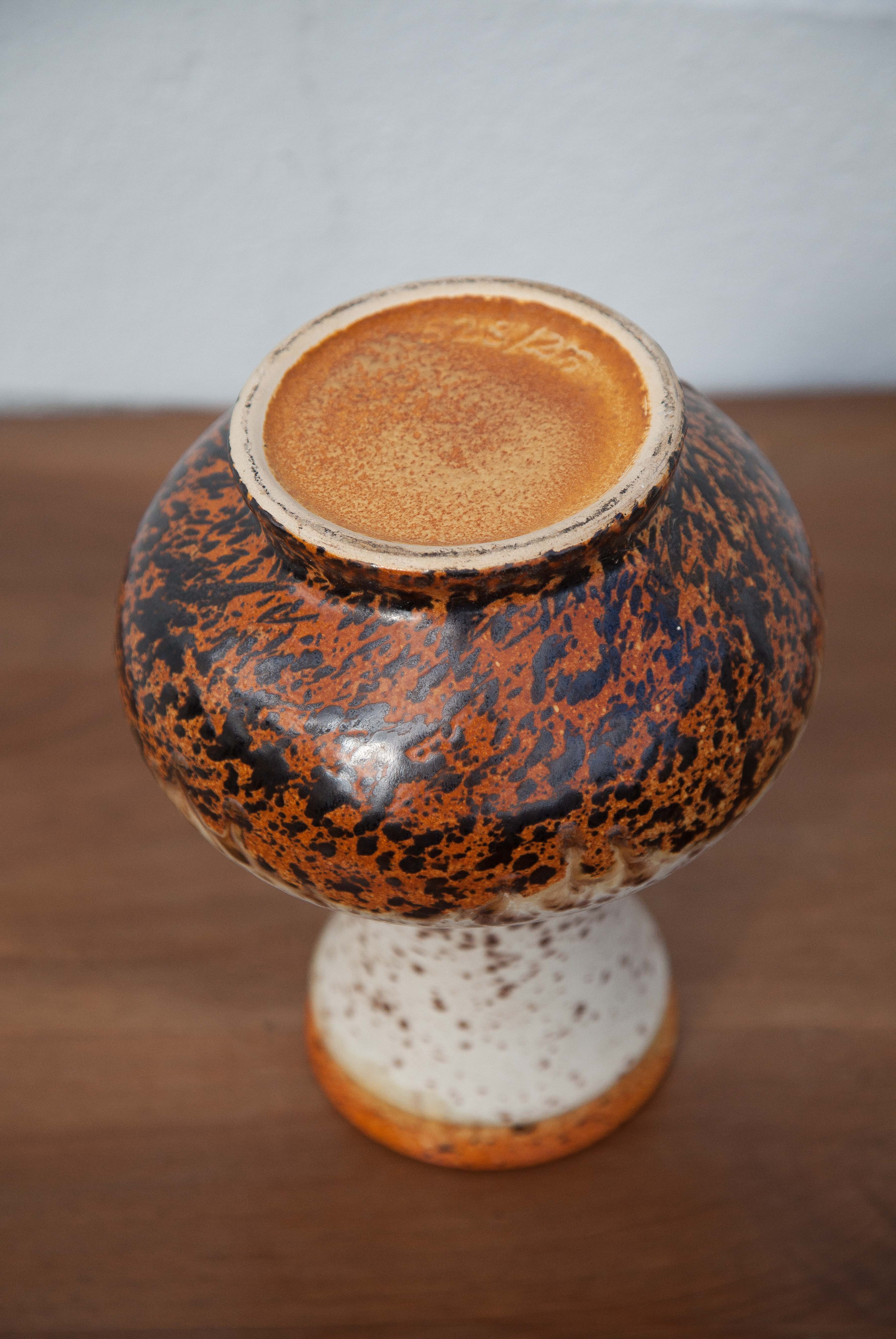 Ceramic vase 528-26 Uebelacker u-keramik, west germany