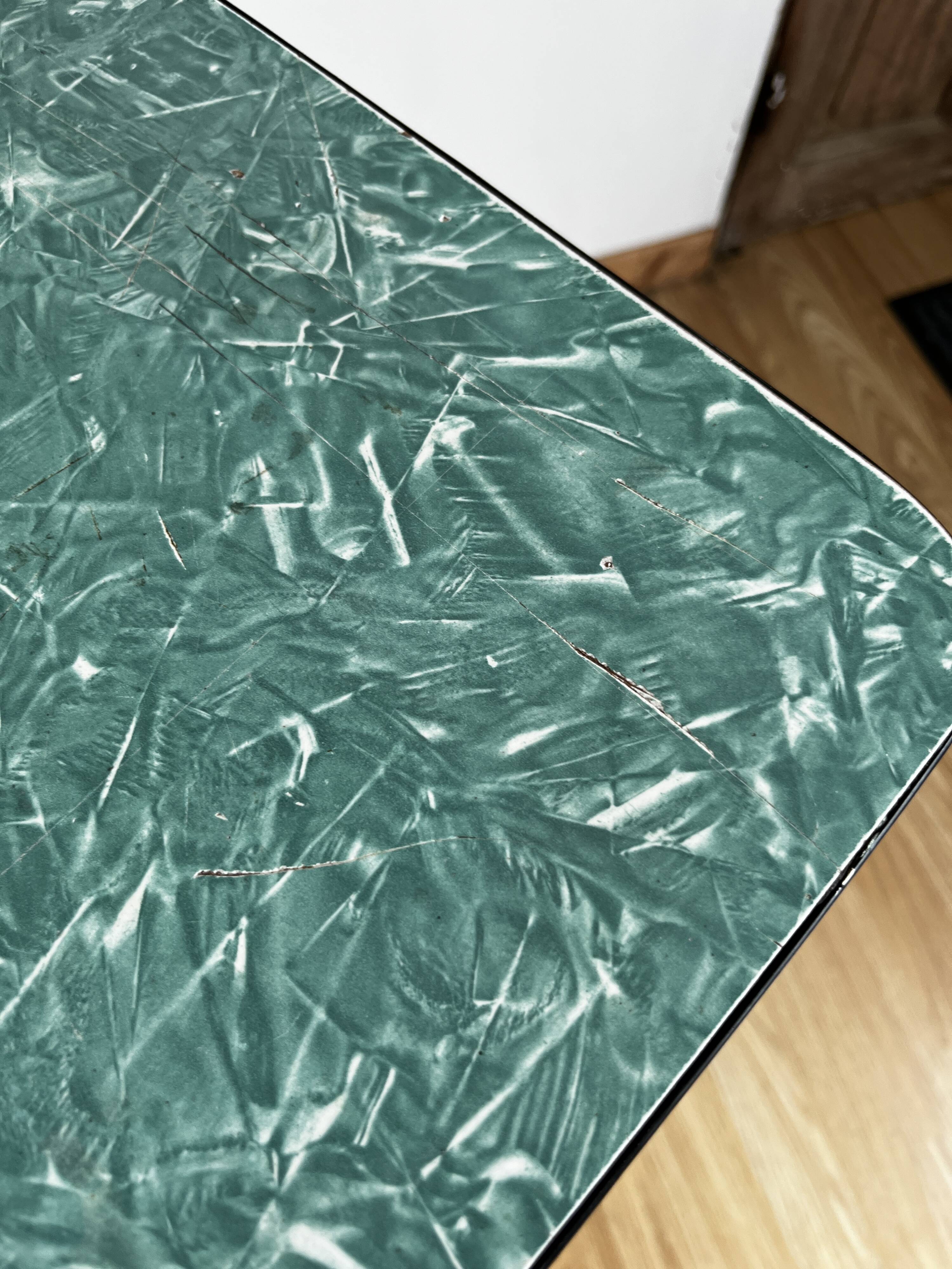 Table formica