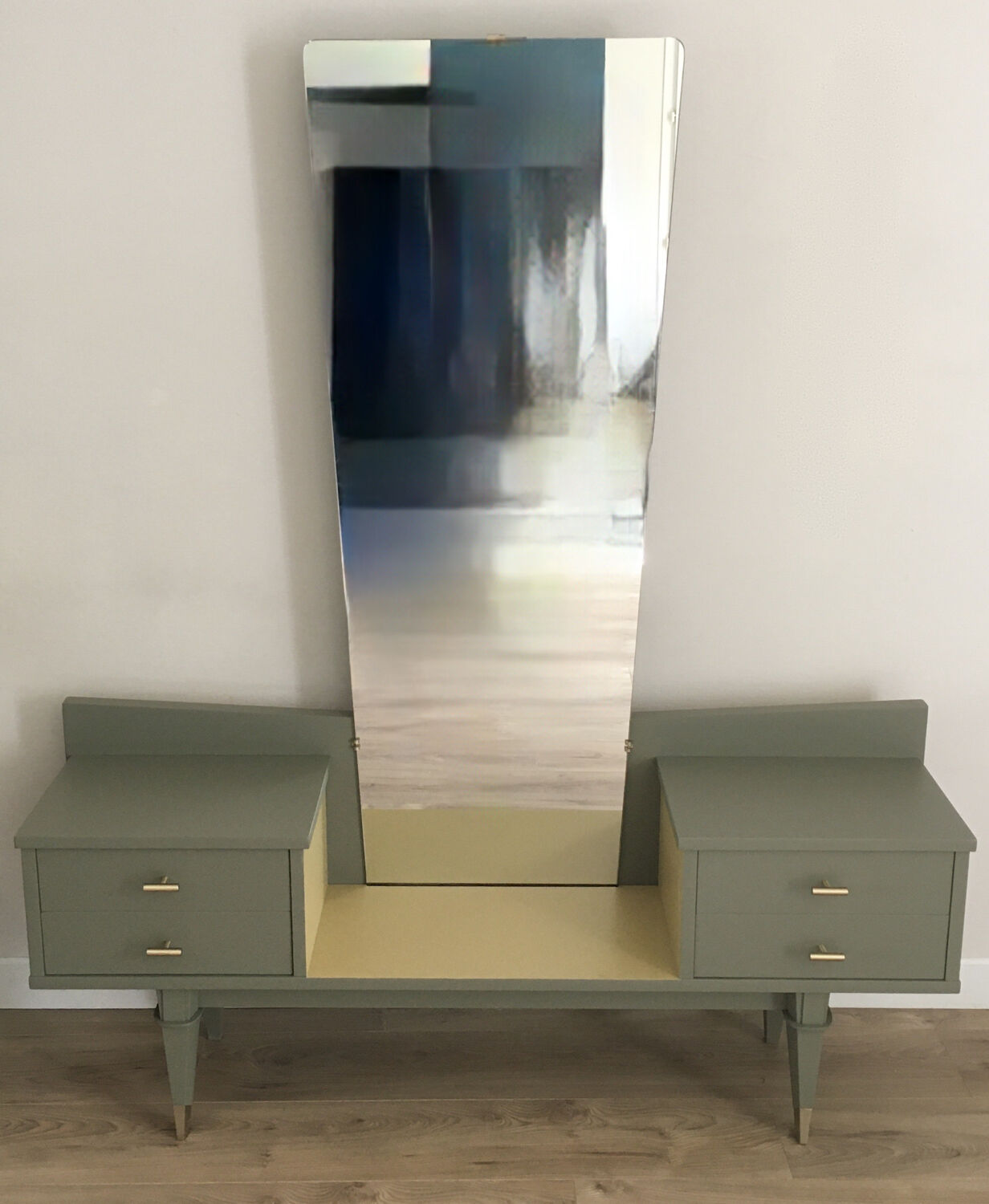 Vintage dressing table