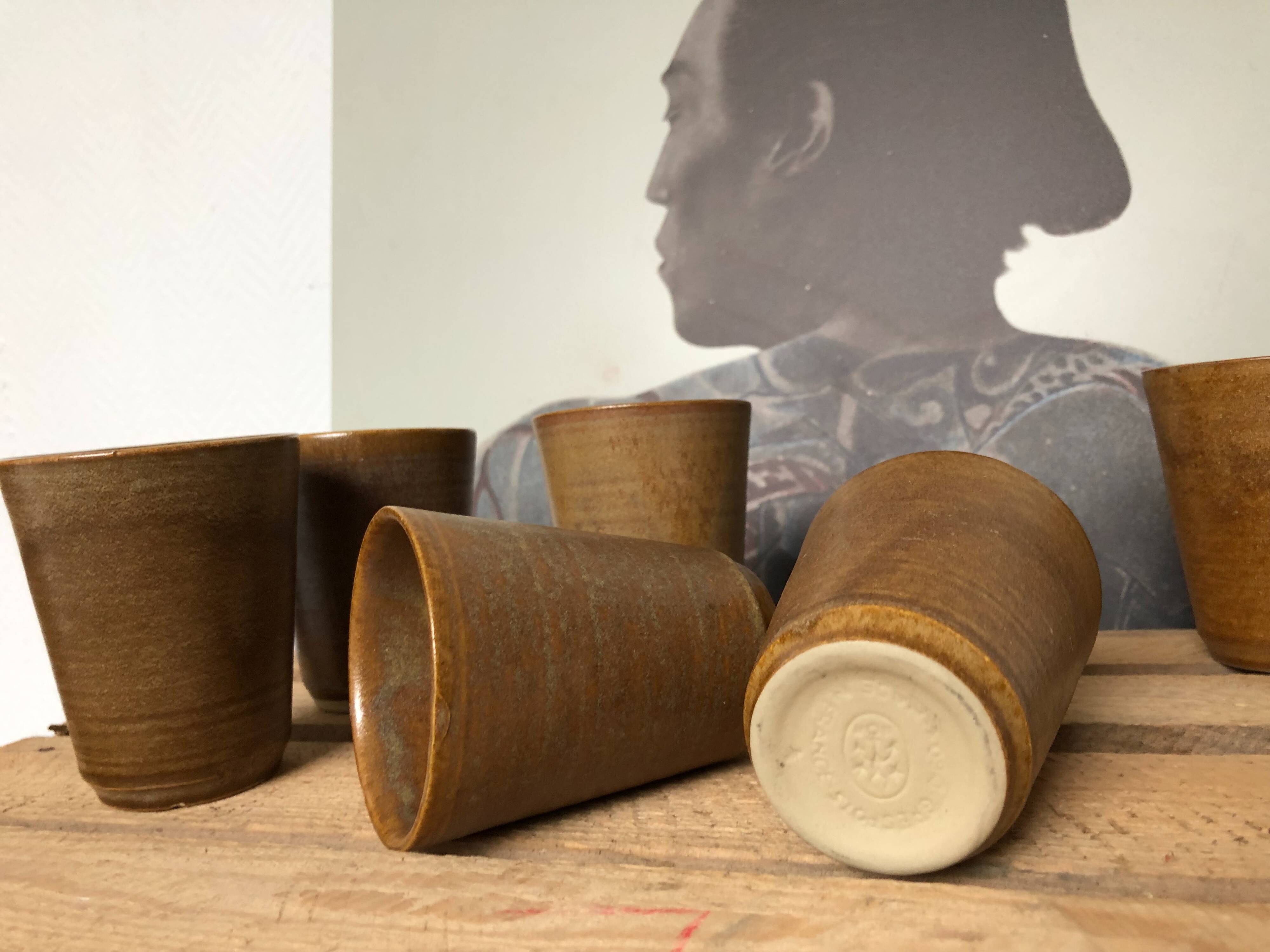 Lot 6 cups in earth-coloured stoneware