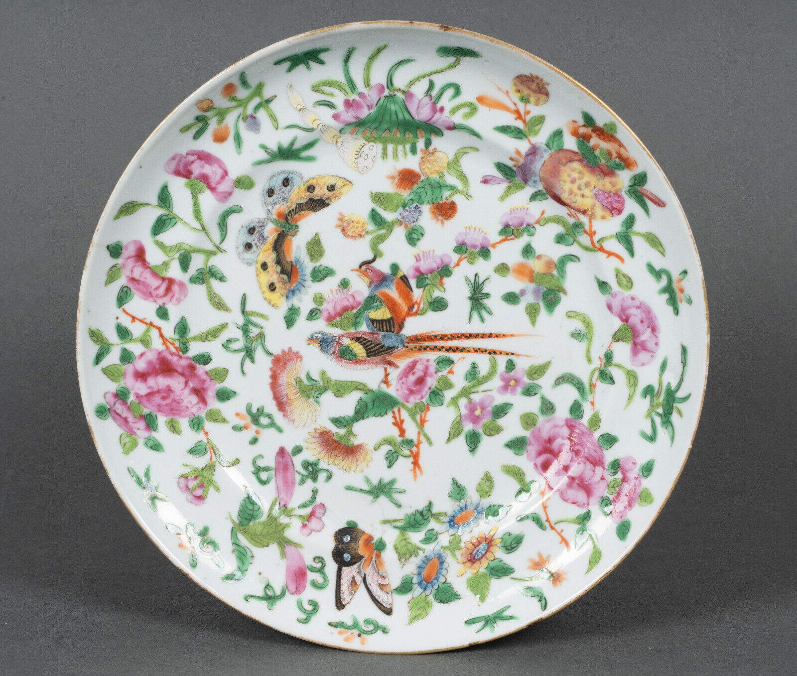 Porcelain plate XIXth Canton with floral decoration birds and butterflies