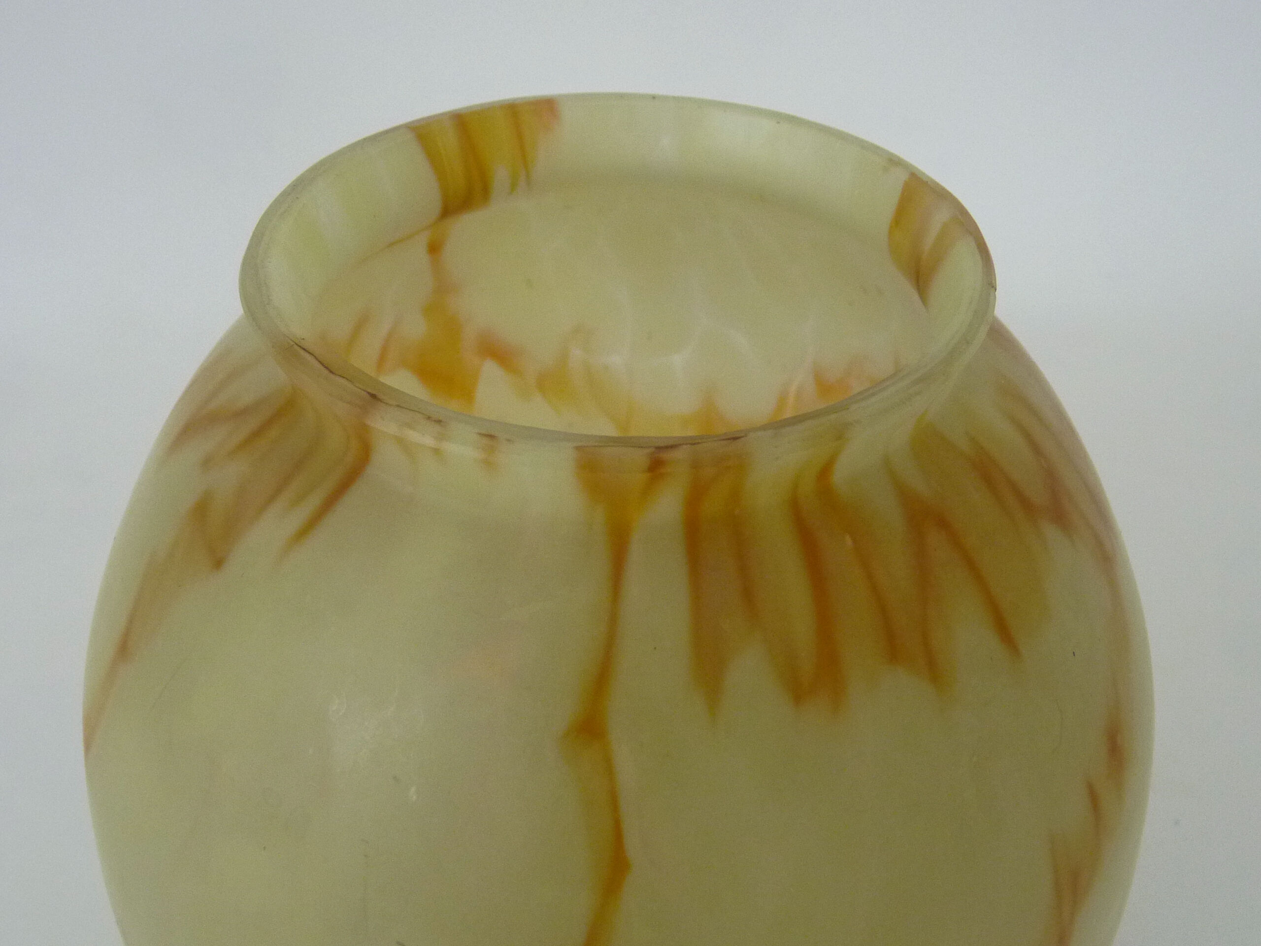 Vintage vase in yellow-orange glass paste, Clichy style. Year 50 60