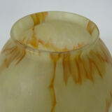 Vase vintage en pâte de verre jaune orangé style Clichy. Année 50 60