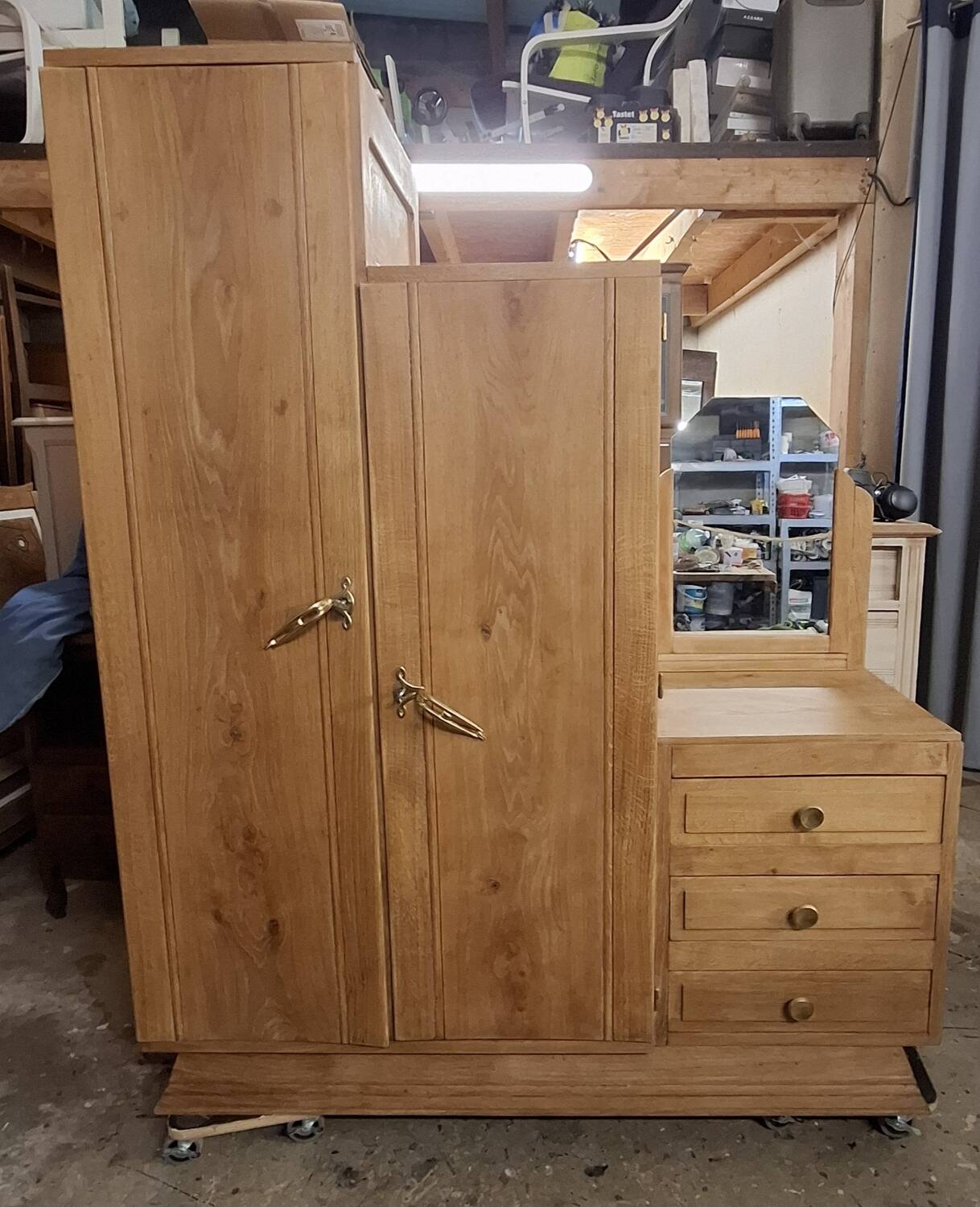 Asymmetrical wardrobe