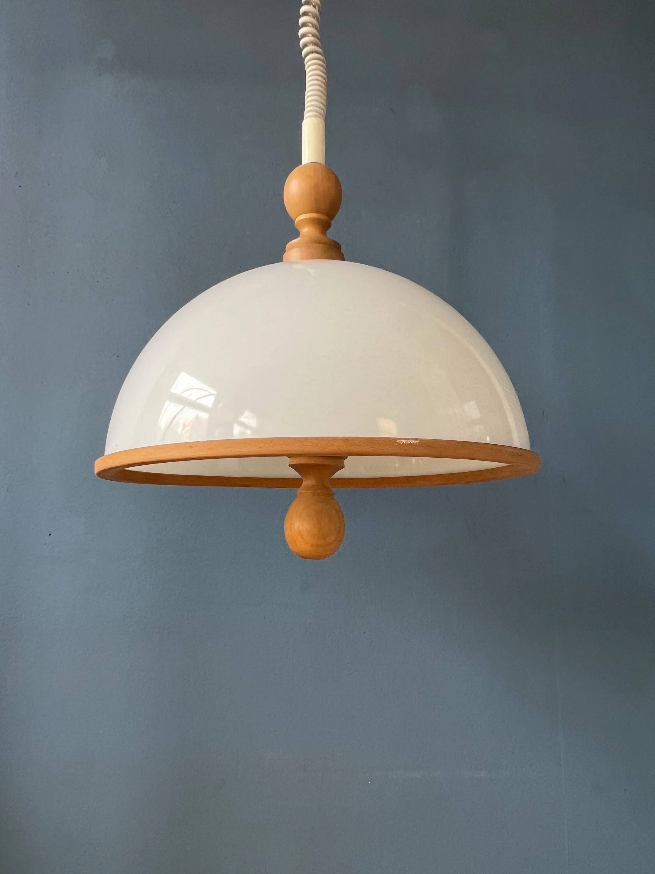 Suspension Steinhauer blanche en plexiglas avec éléments en bois