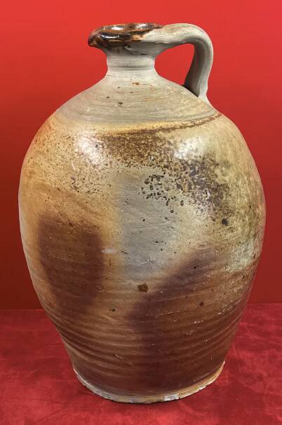 Terracotta cradle from the 19th century.