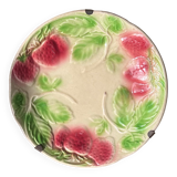 Plate in slip decoration strawberries and leaves