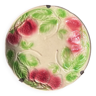 Plate in slip decoration strawberries and leaves