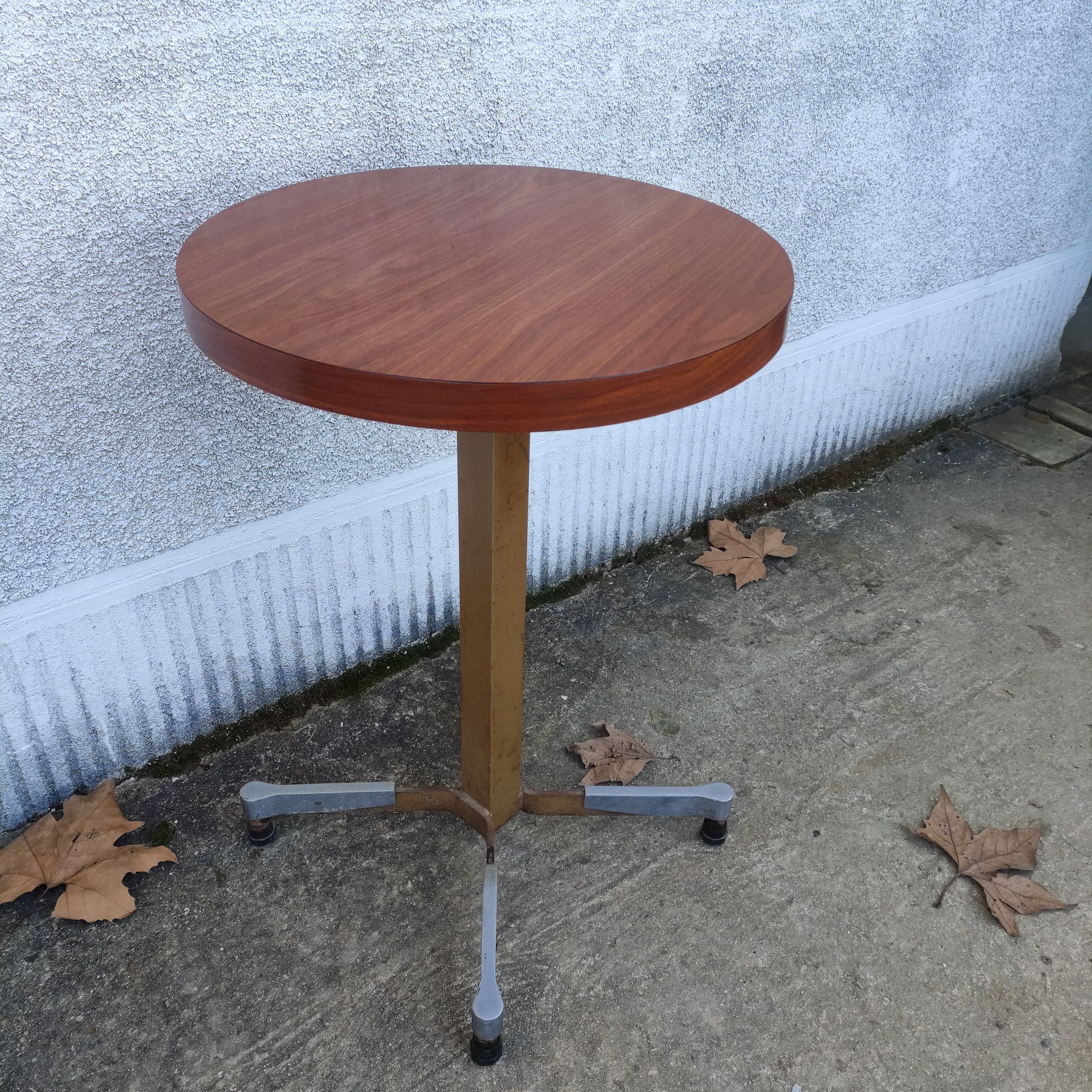 Table de bistrot ronde, guéridon