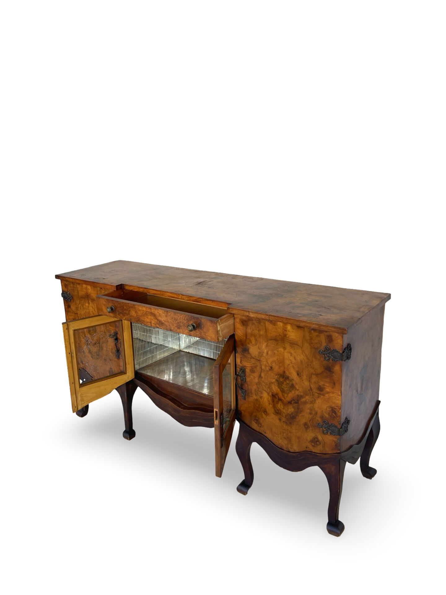 Buffet en noyer burr italien, années 1930.