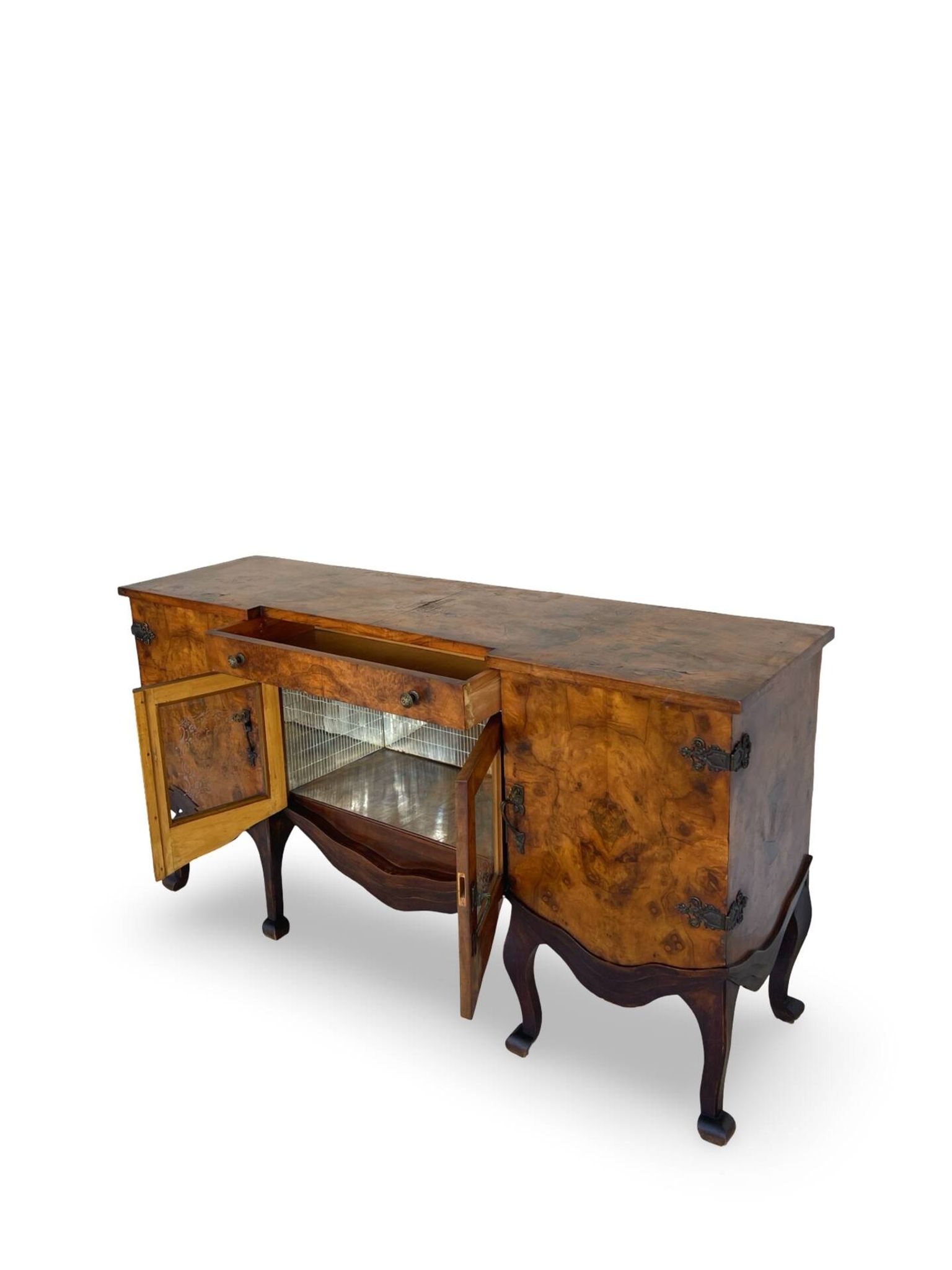 Buffet en noyer burr italien, années 1930.