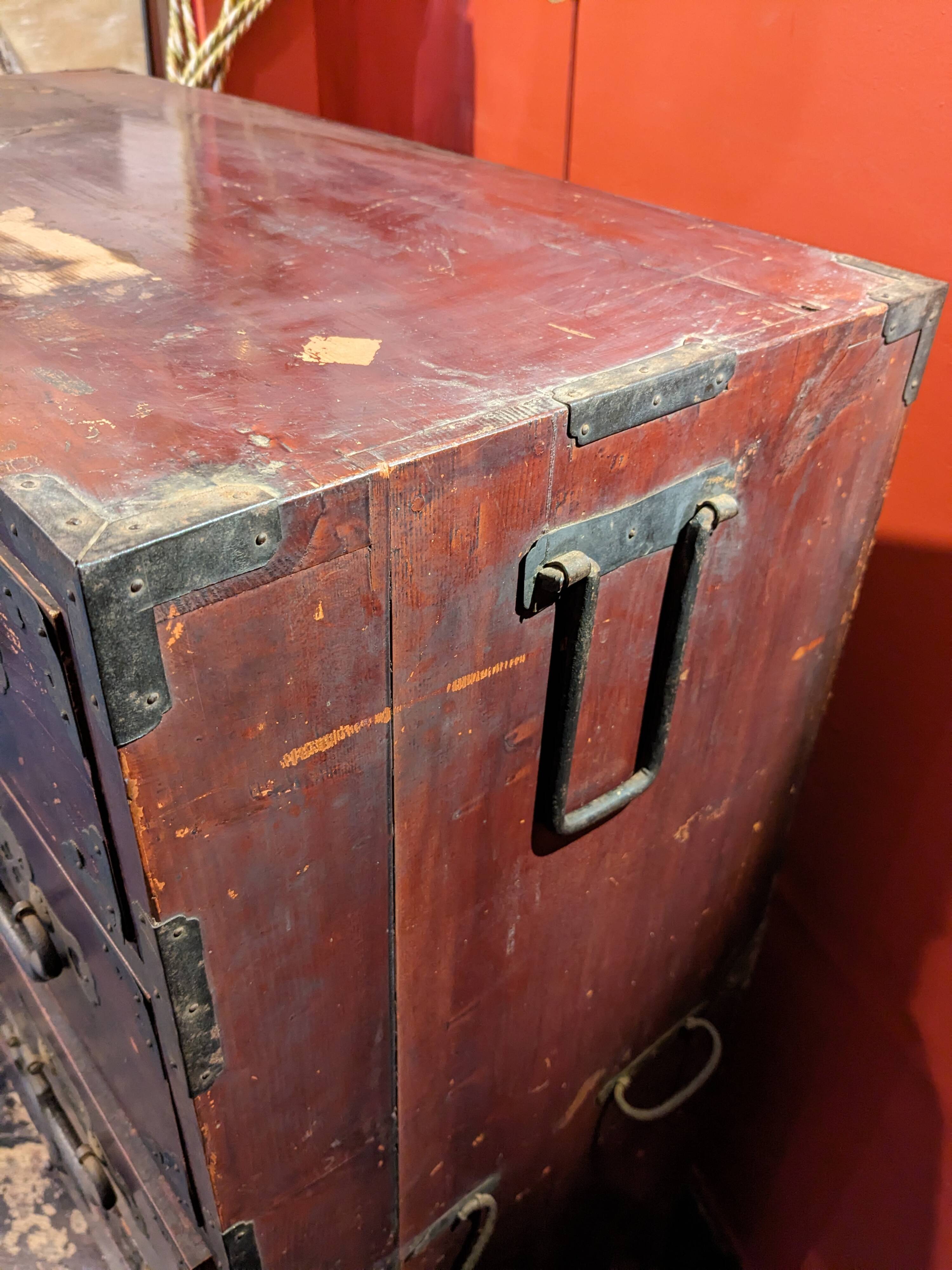 Commode japonaise (tansu) Japon, période Meiji circa 1860 -1900