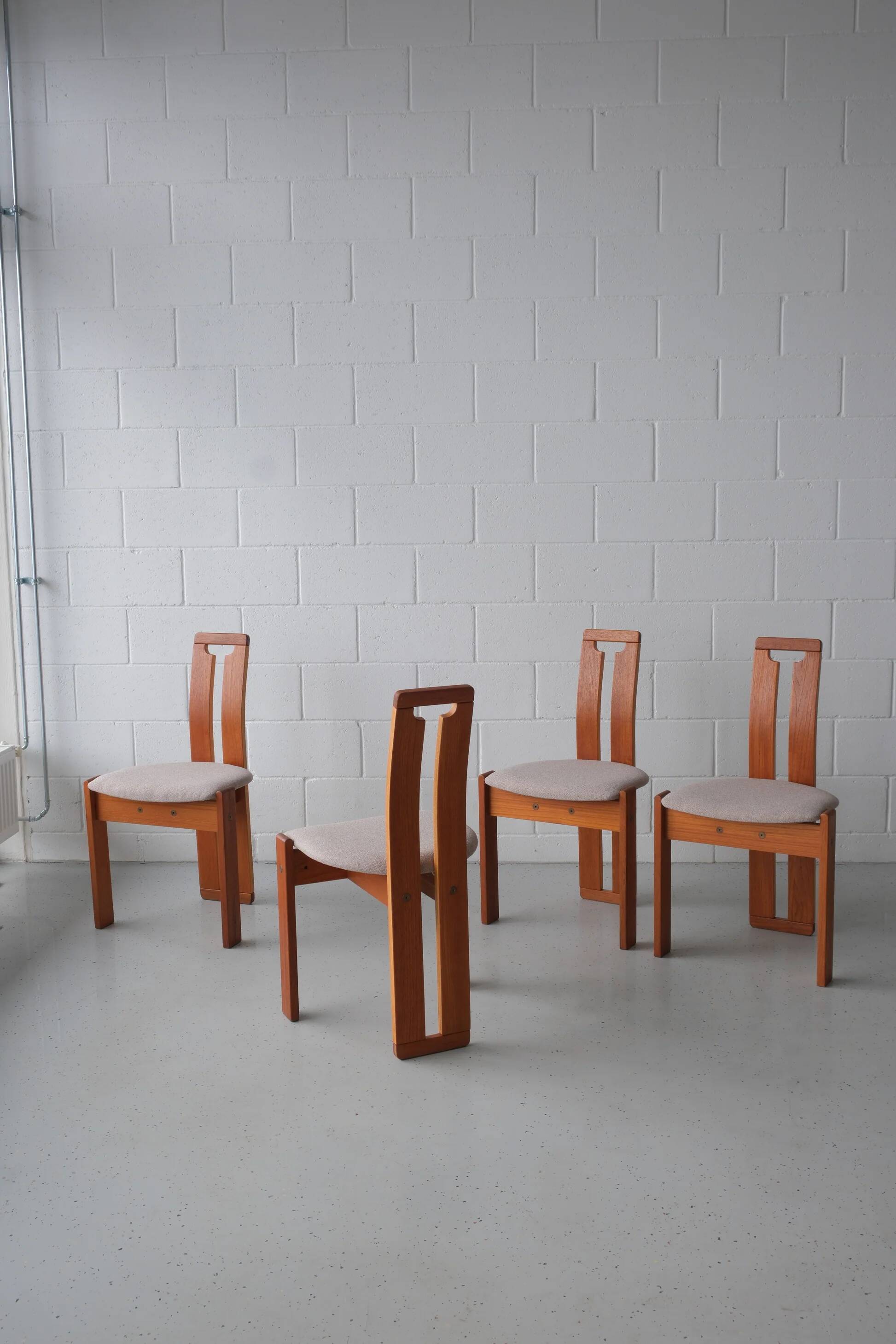 4 chaises 'Tellus' en teck conçues par Torstein Nilsen pour A. Huseby & Co, vers 1980