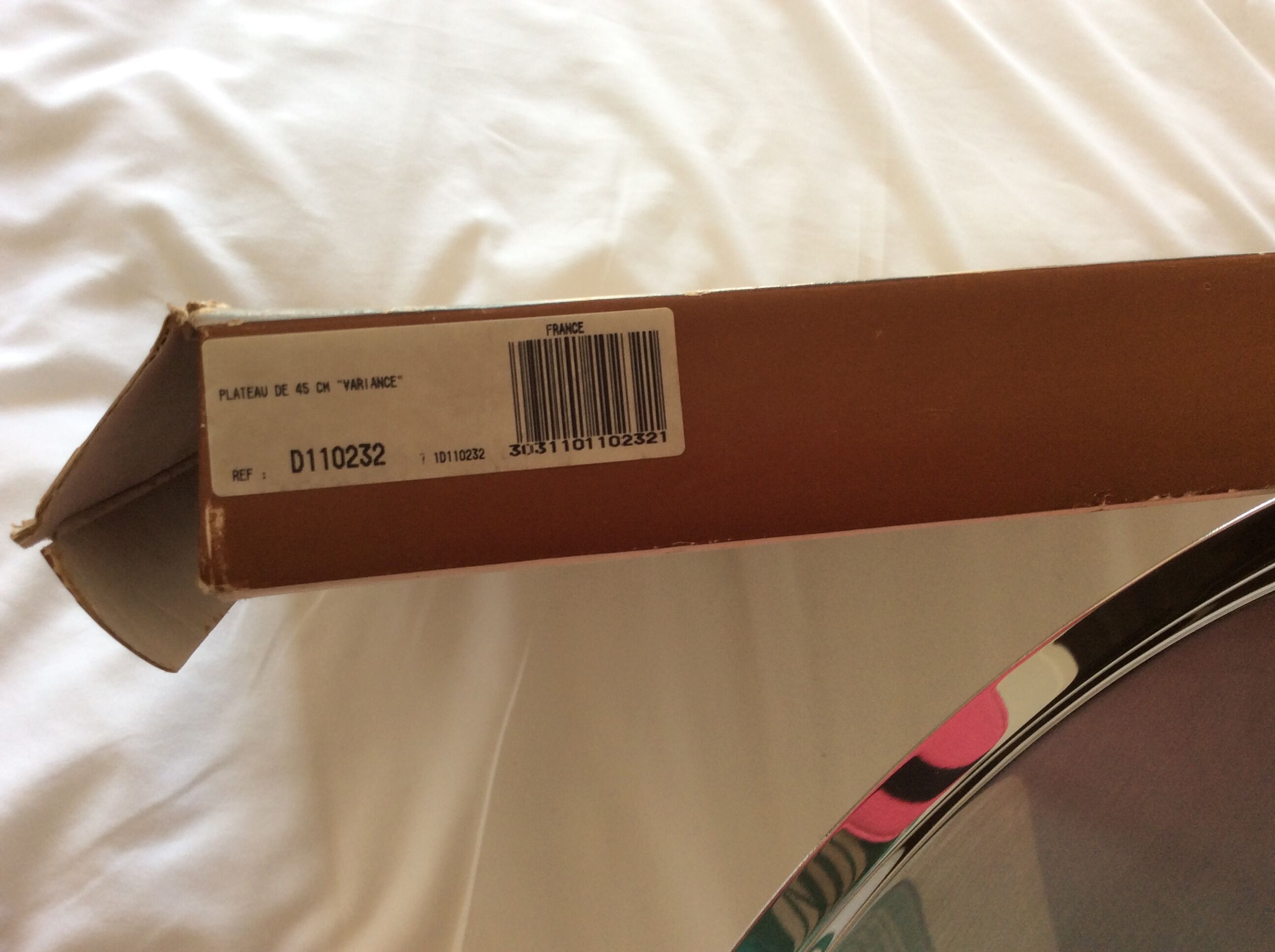 Oval top with stainless steel handles