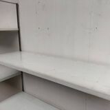 Metal string shelf