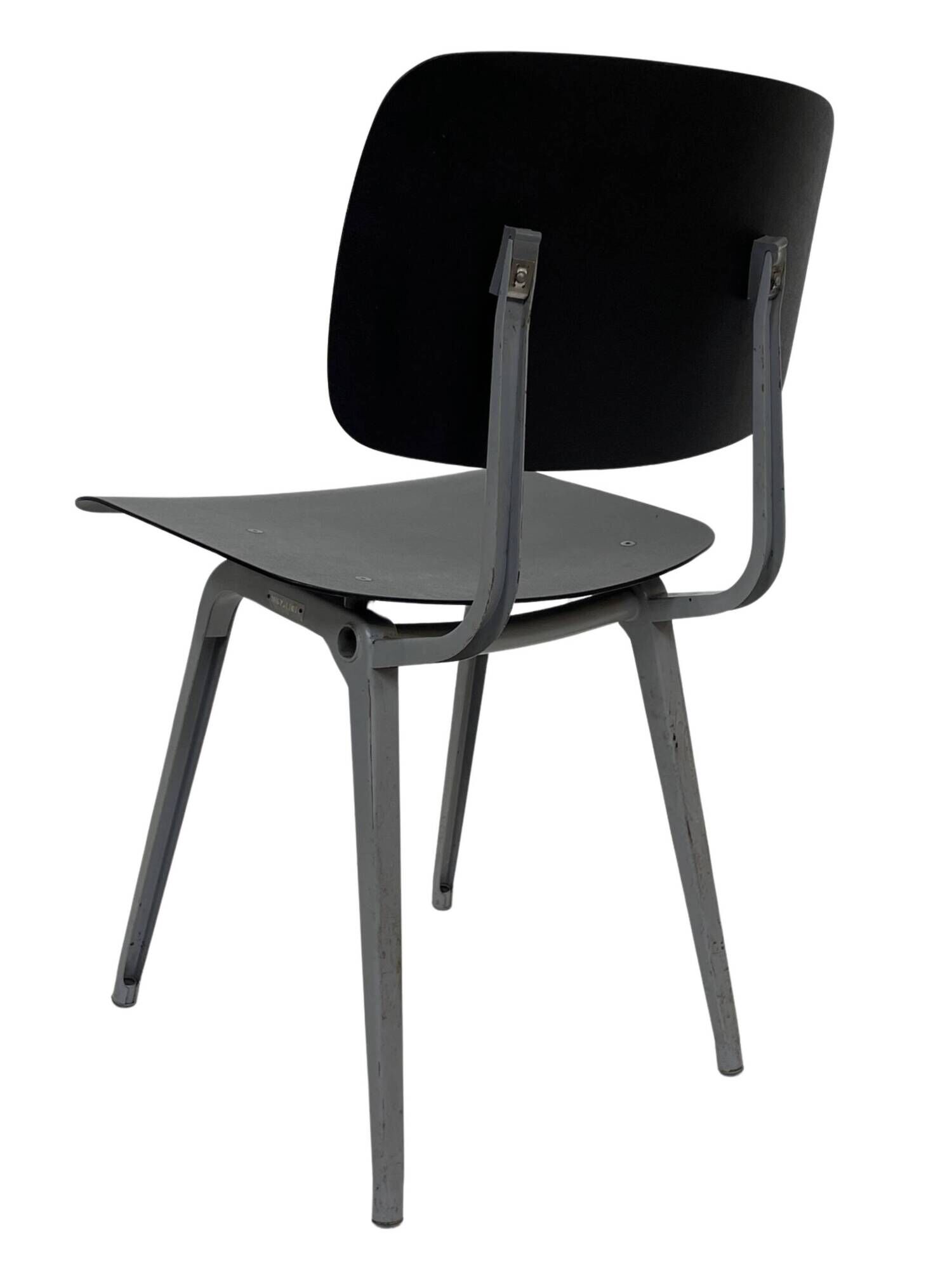 Chaise vintage Friso Kramer Revolt pour Ahrend de Cirkel 1960