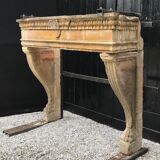 Cheminée en pierre limoneuse Italie XVIIème siècle