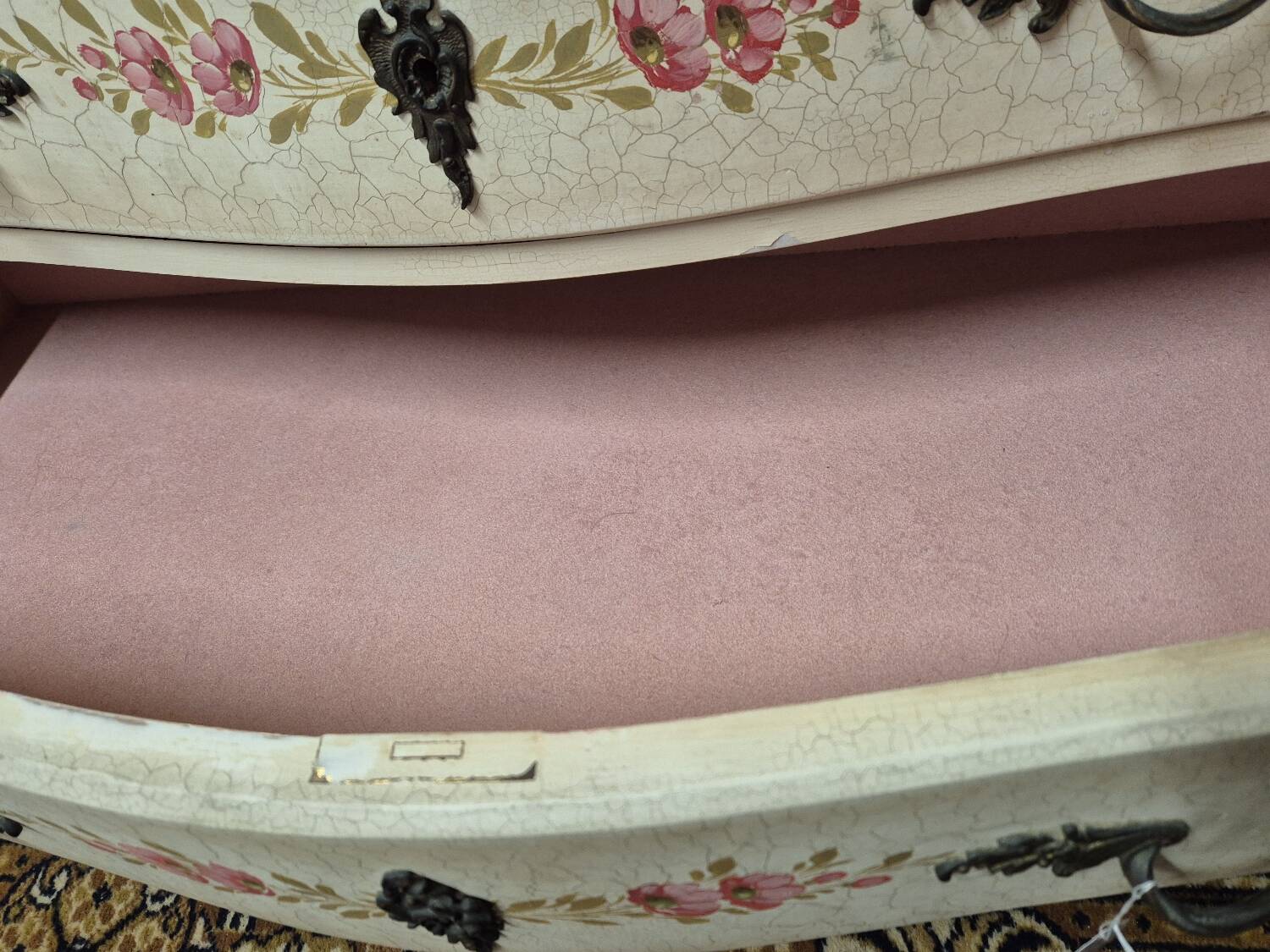 Louis XV style chest of drawers painted with flowers, Italian manufacture