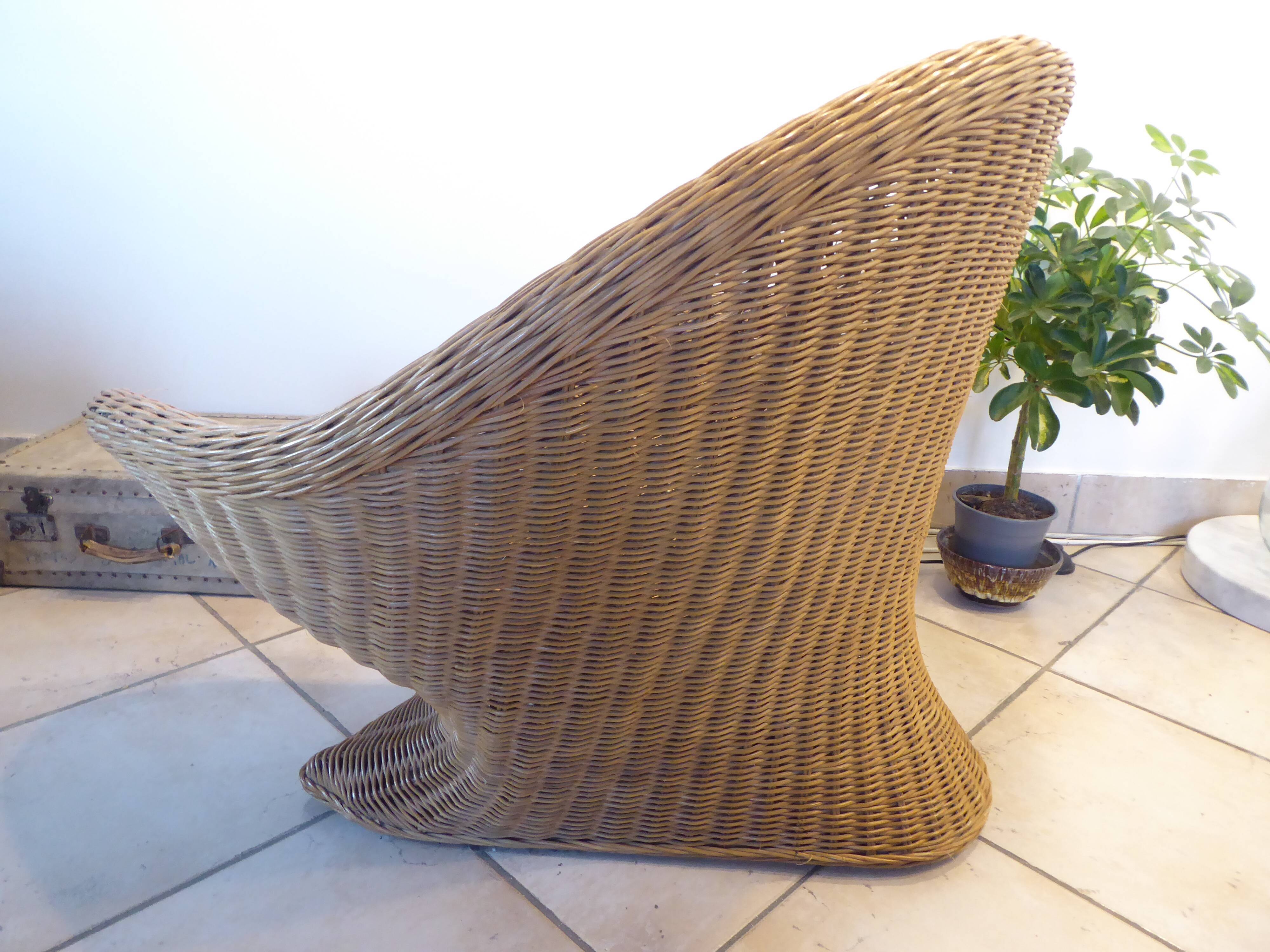 Wicker lotus armchair