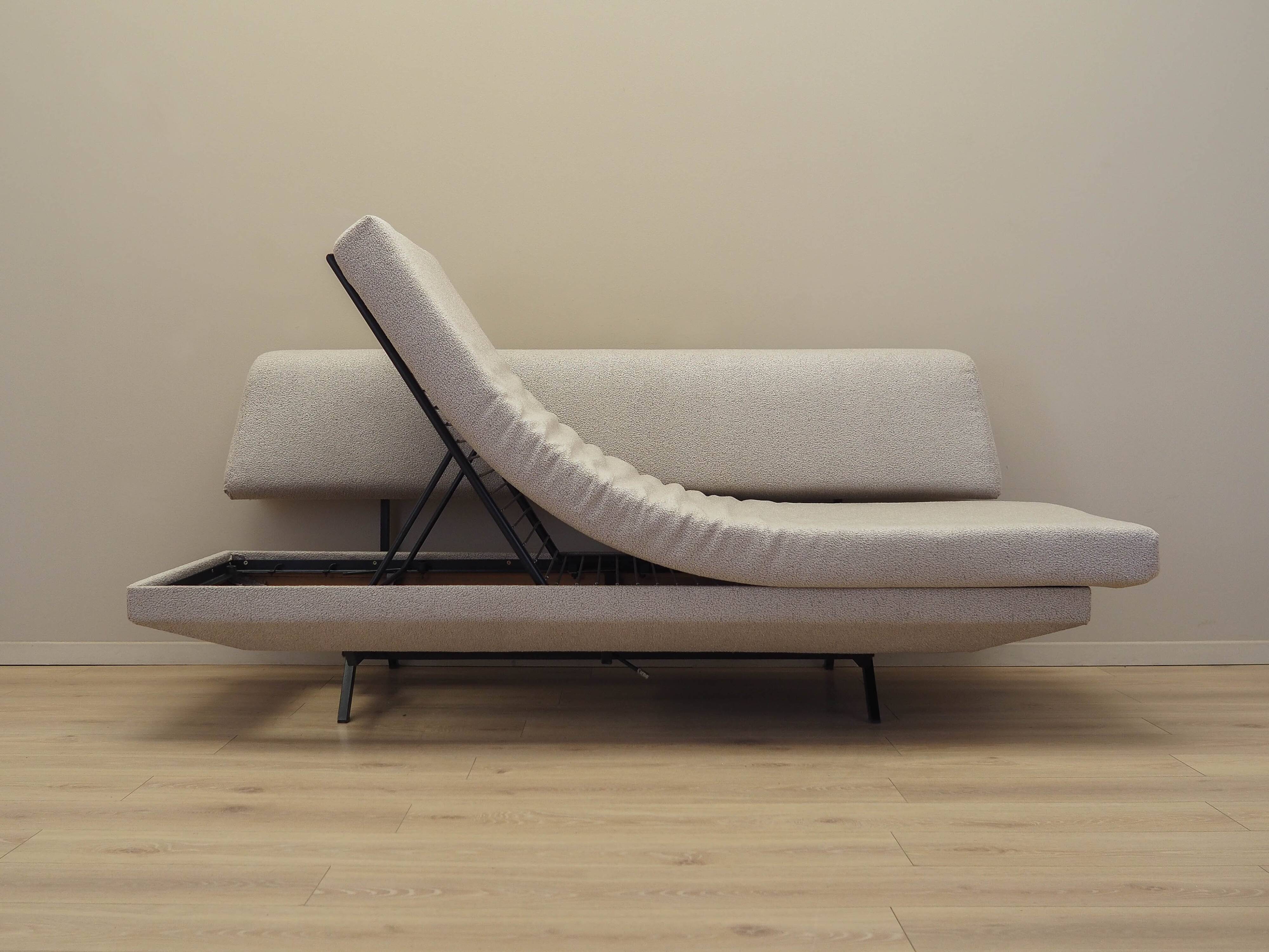 Daybed sofa, Italian design, 1970s, manufactured: Italy