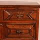 Commode Jacobean en chêne et noyer, XVIIème siècle