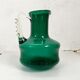 Pichet en verre soufflé vert vintage