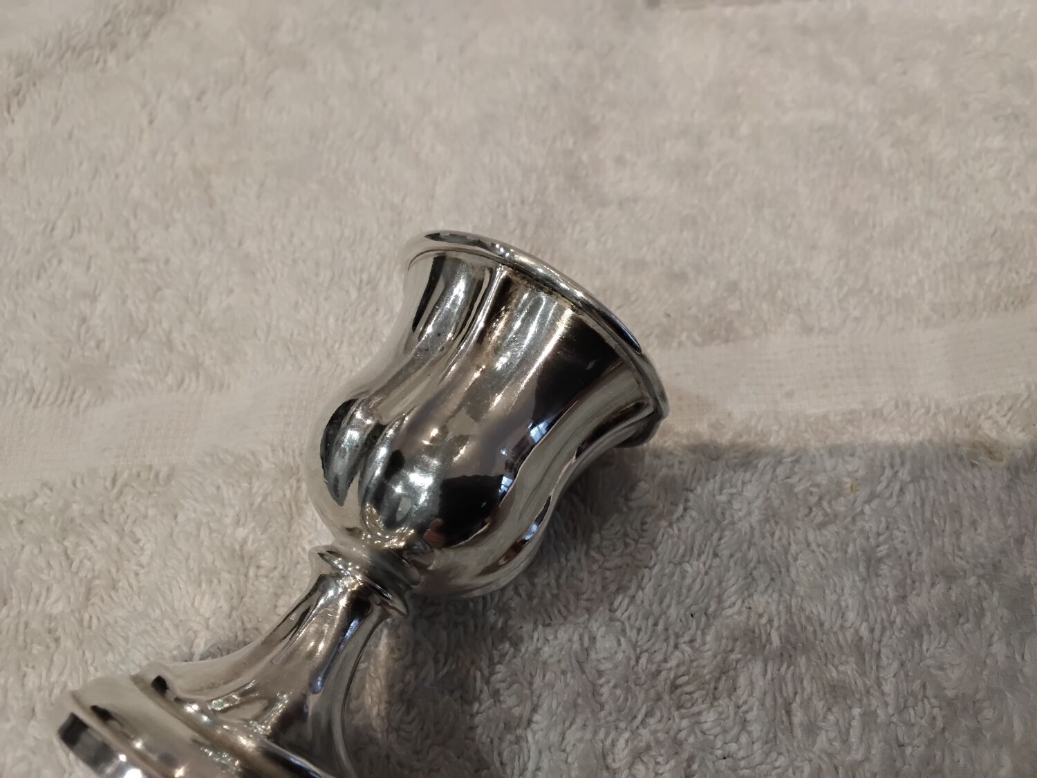 Silver 950 Minerva polylobe egg cup, Doyen silversmith