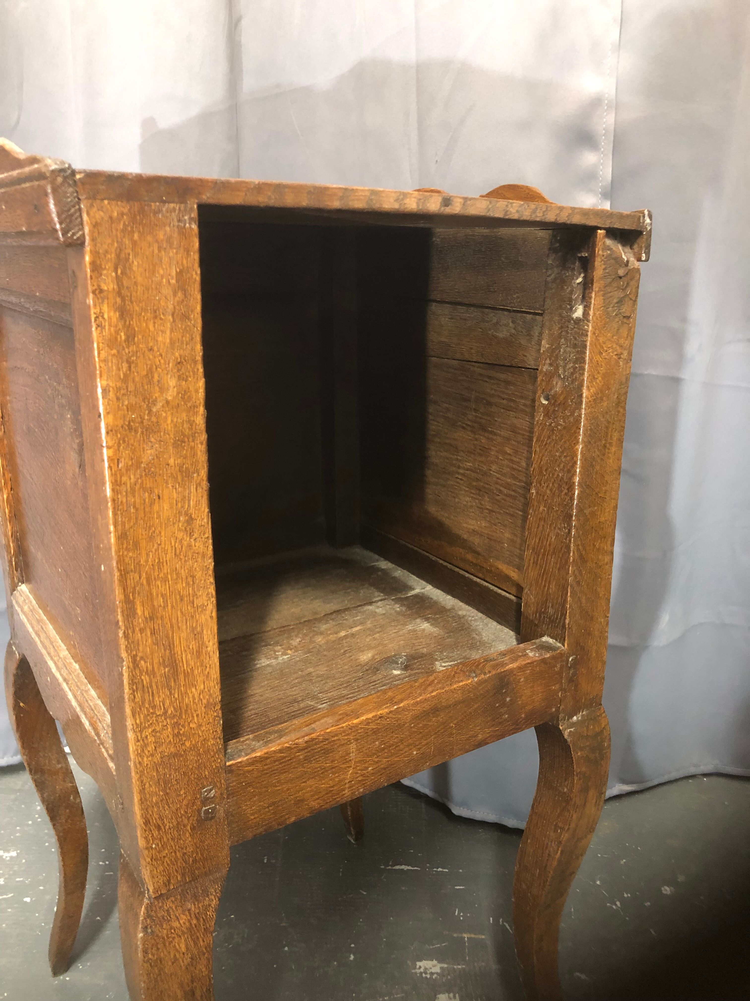 Side cabinet in oak period LOUIS XV 18 eme Country furniture Fifth wheel Table