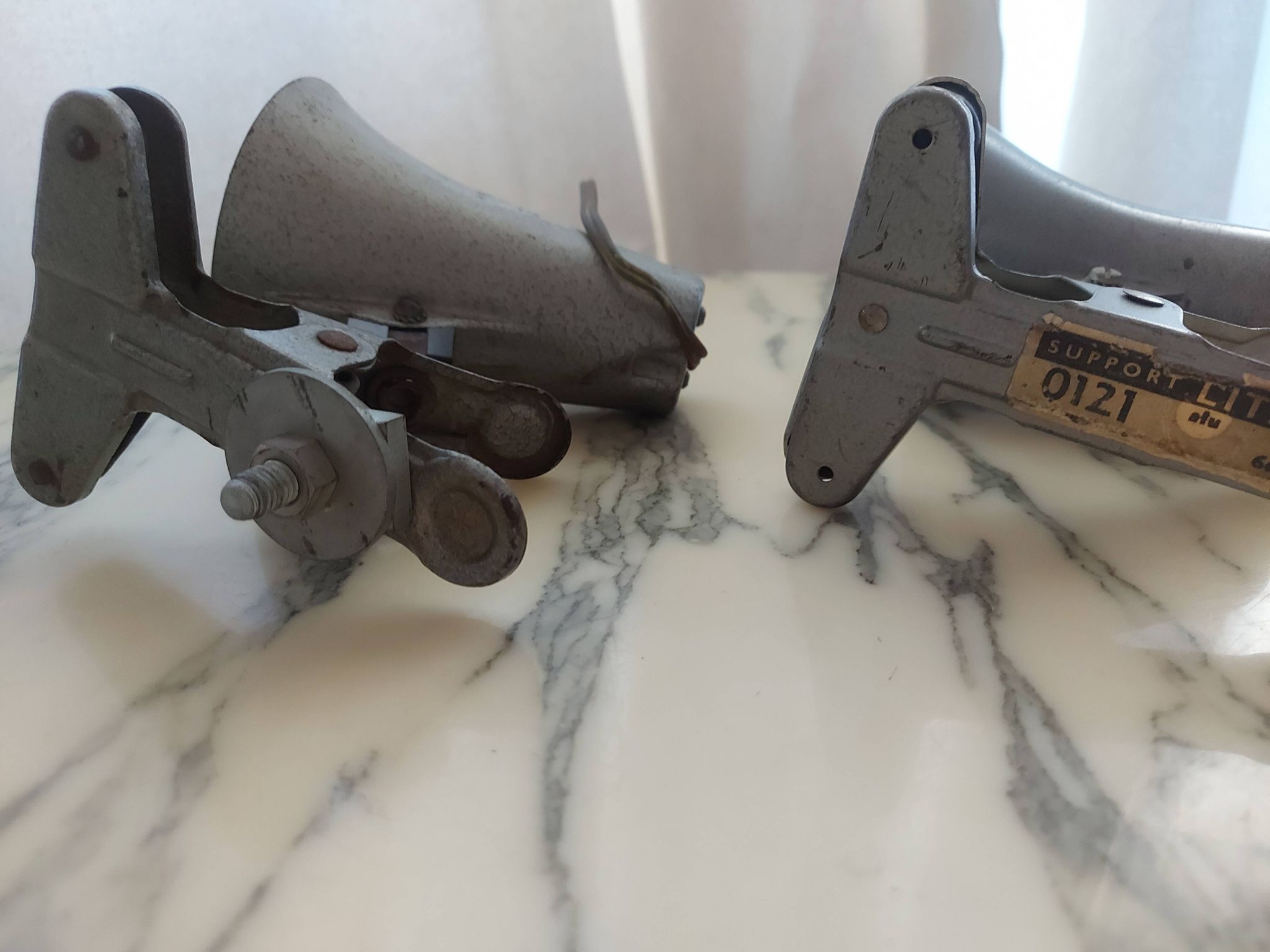 Two vintage spots with pliers Lita