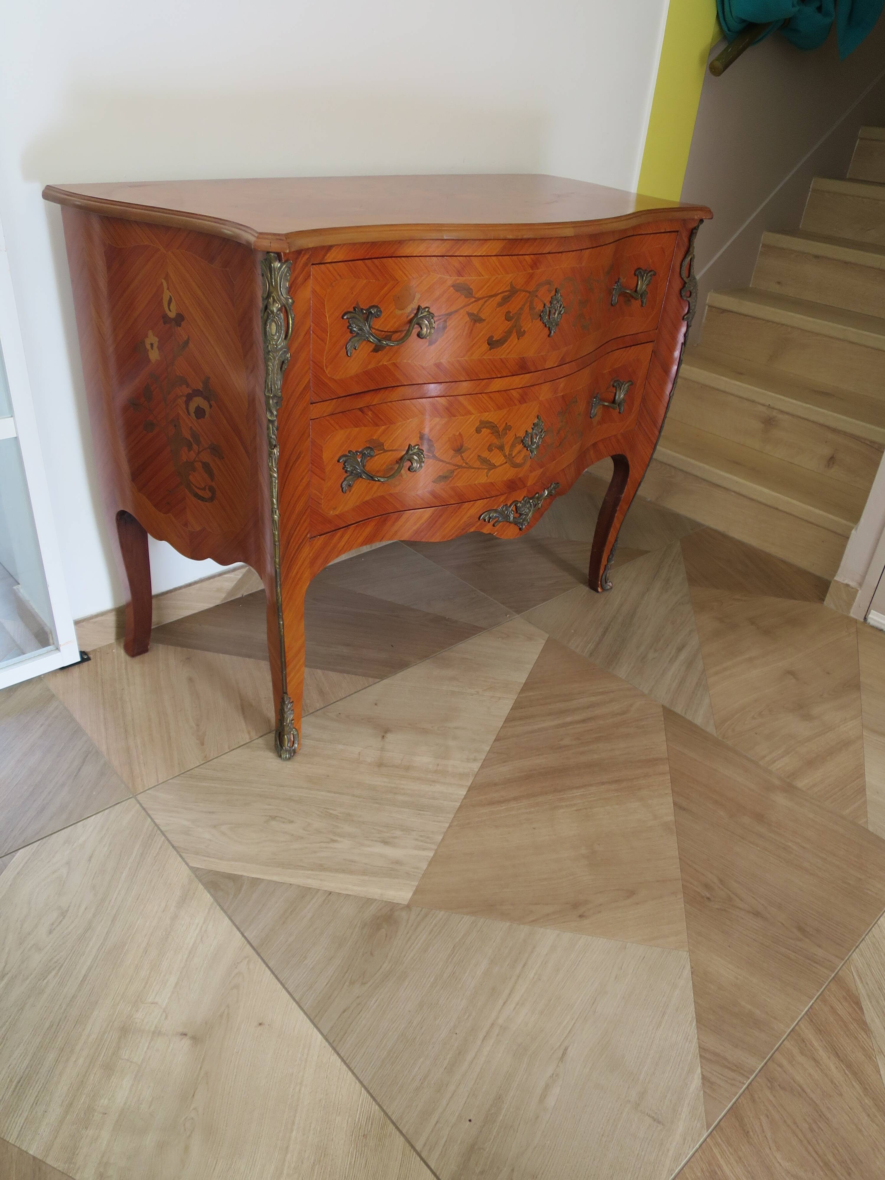 Louis XV commode - 2 drawers - floral marquetry - bronze ornament - 1950