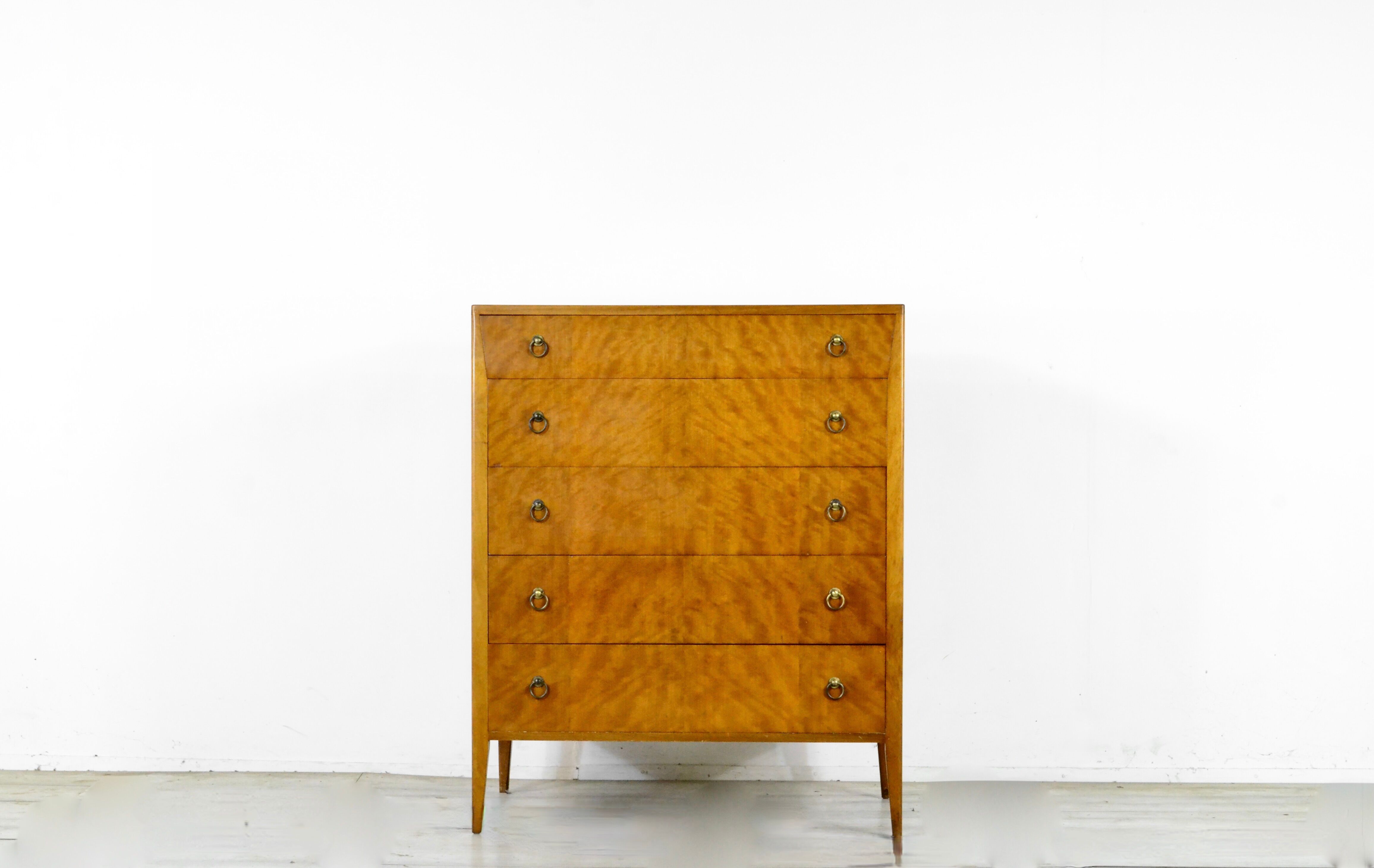 Commode en noyer du milieu du siècle  Tallboy
