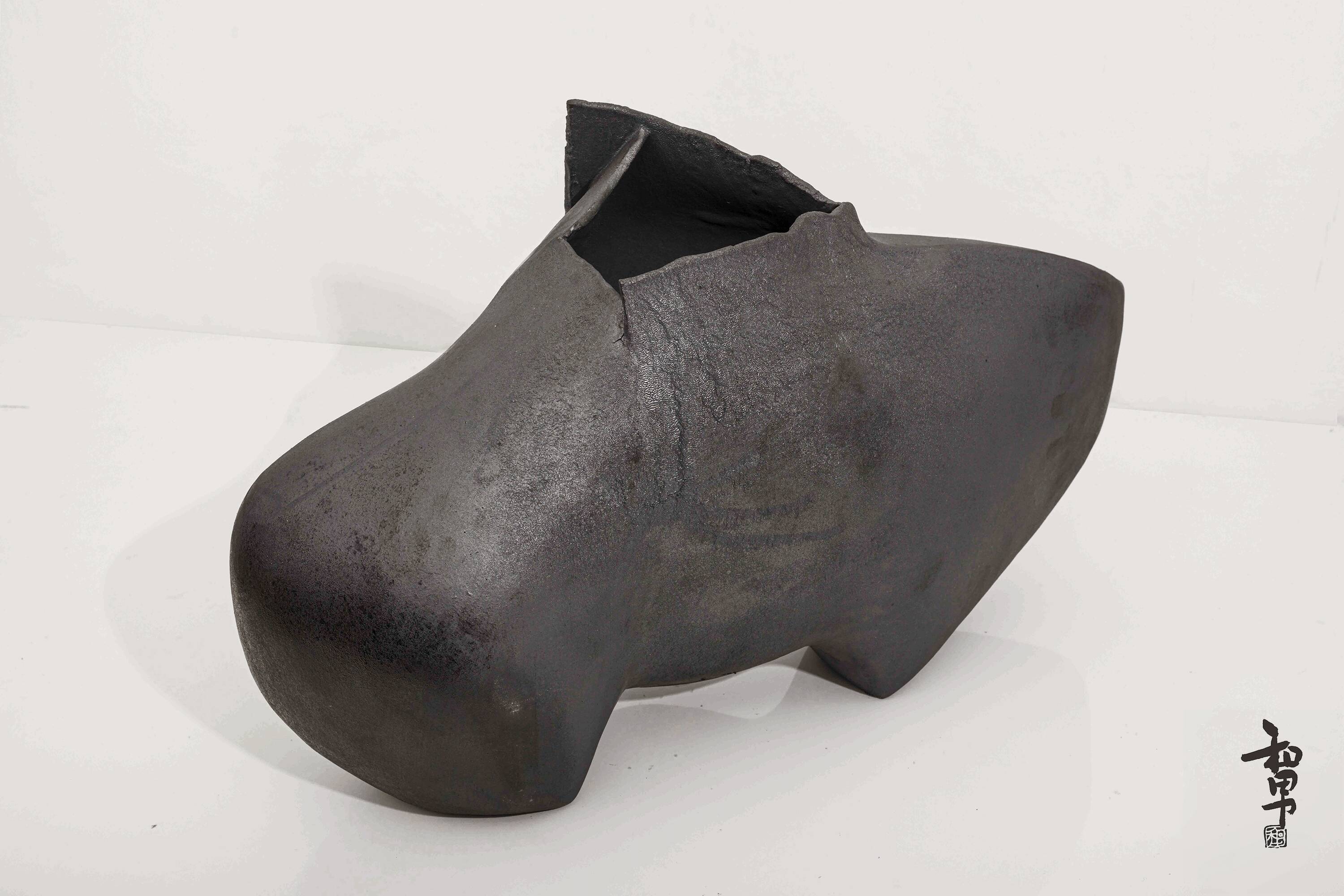 Pottery made by Japanese master potter Kazuo Takiguchi.