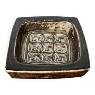 Danish modern brutalist ceramic bowl from the mid-century by Jorgen Mogensen for Royal Copenhagen, 1960s.