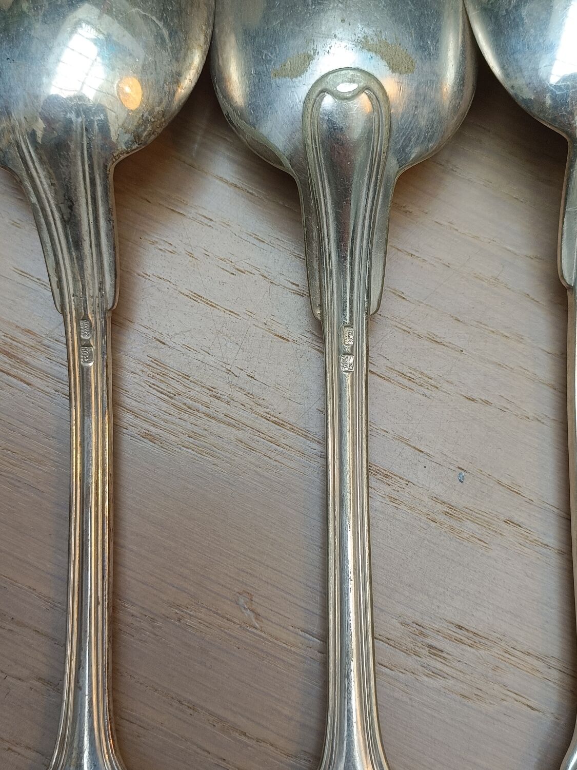 Silvered metal cutlery