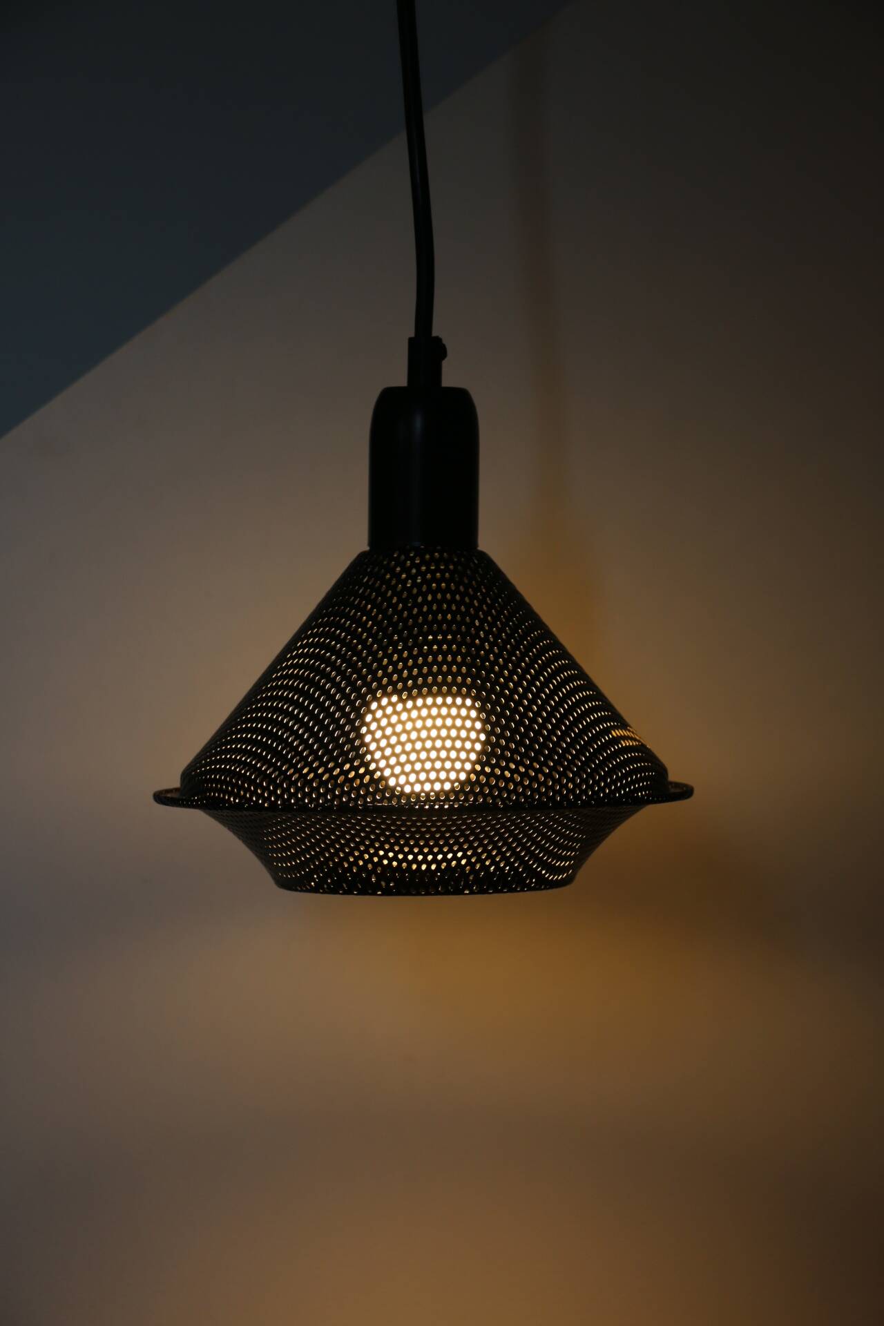 Perforated metal suspension 1980