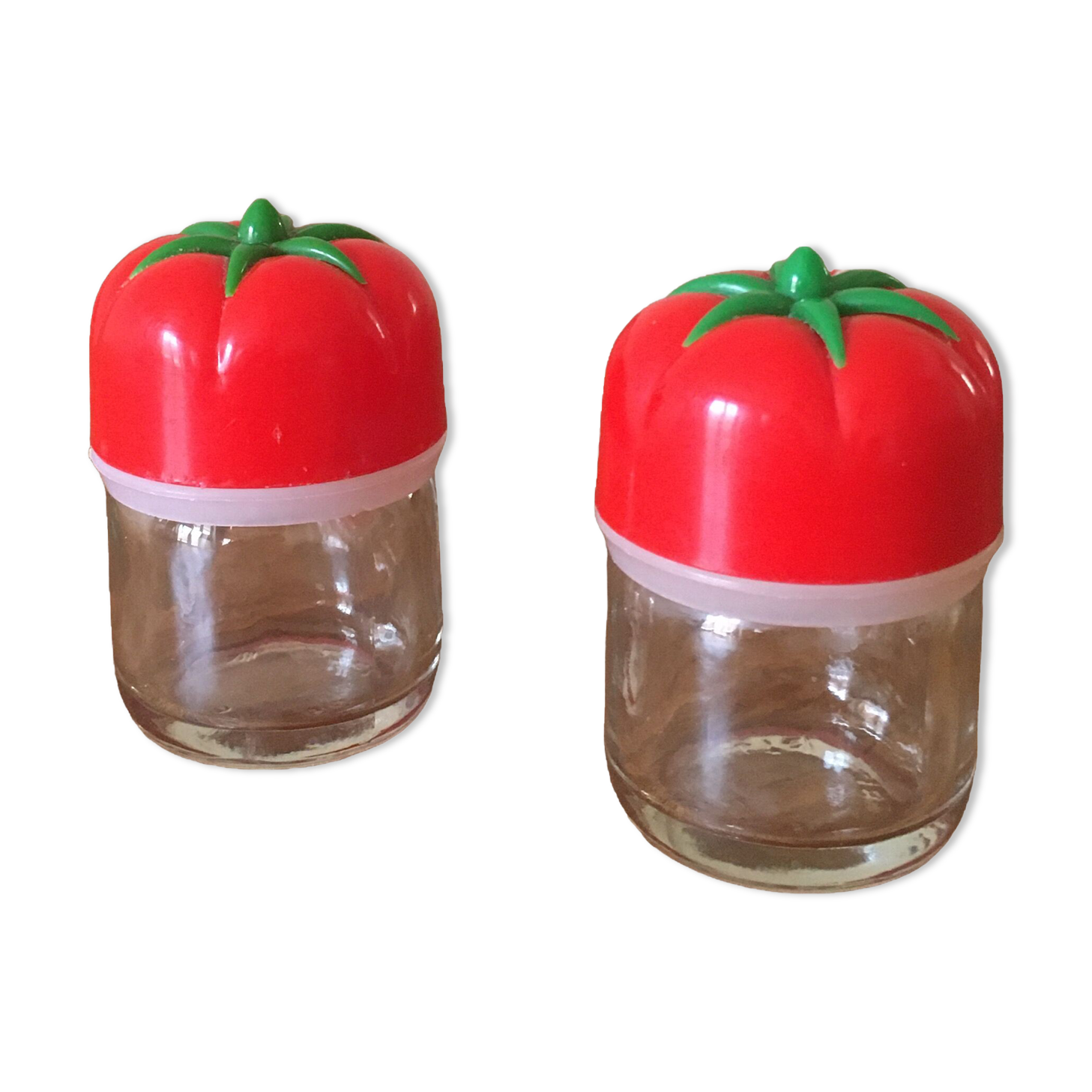 Salt and pepper shaker, tomato-shaped