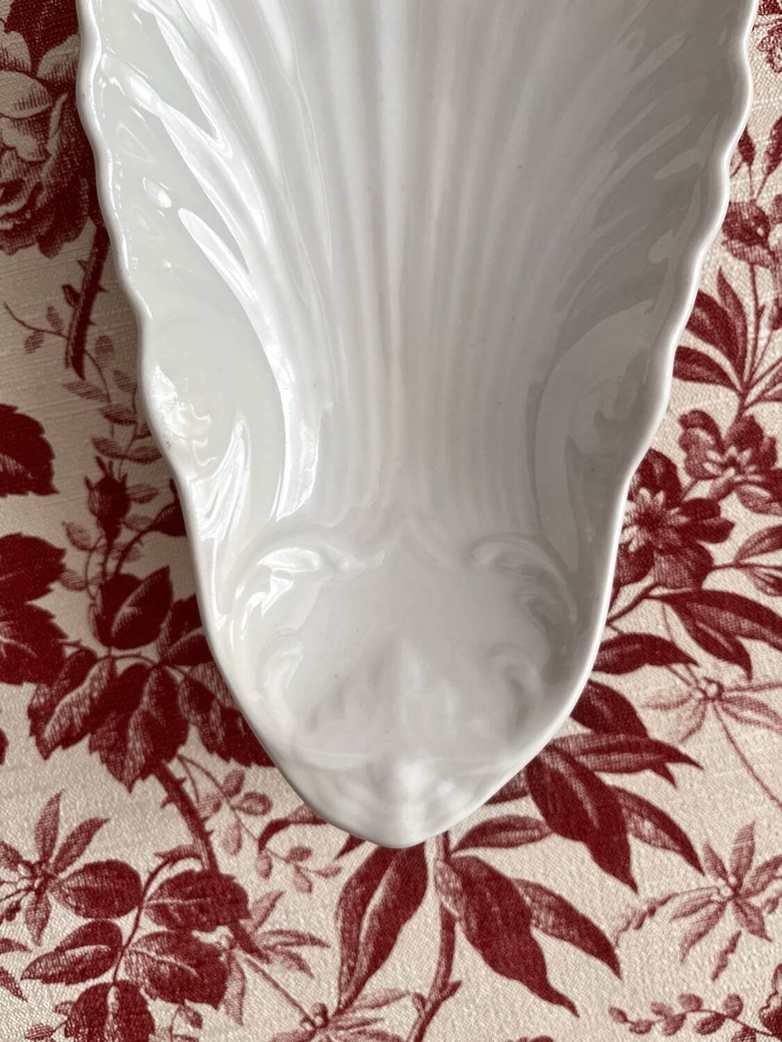 Antique porcelain shell ramekin dish (#1)