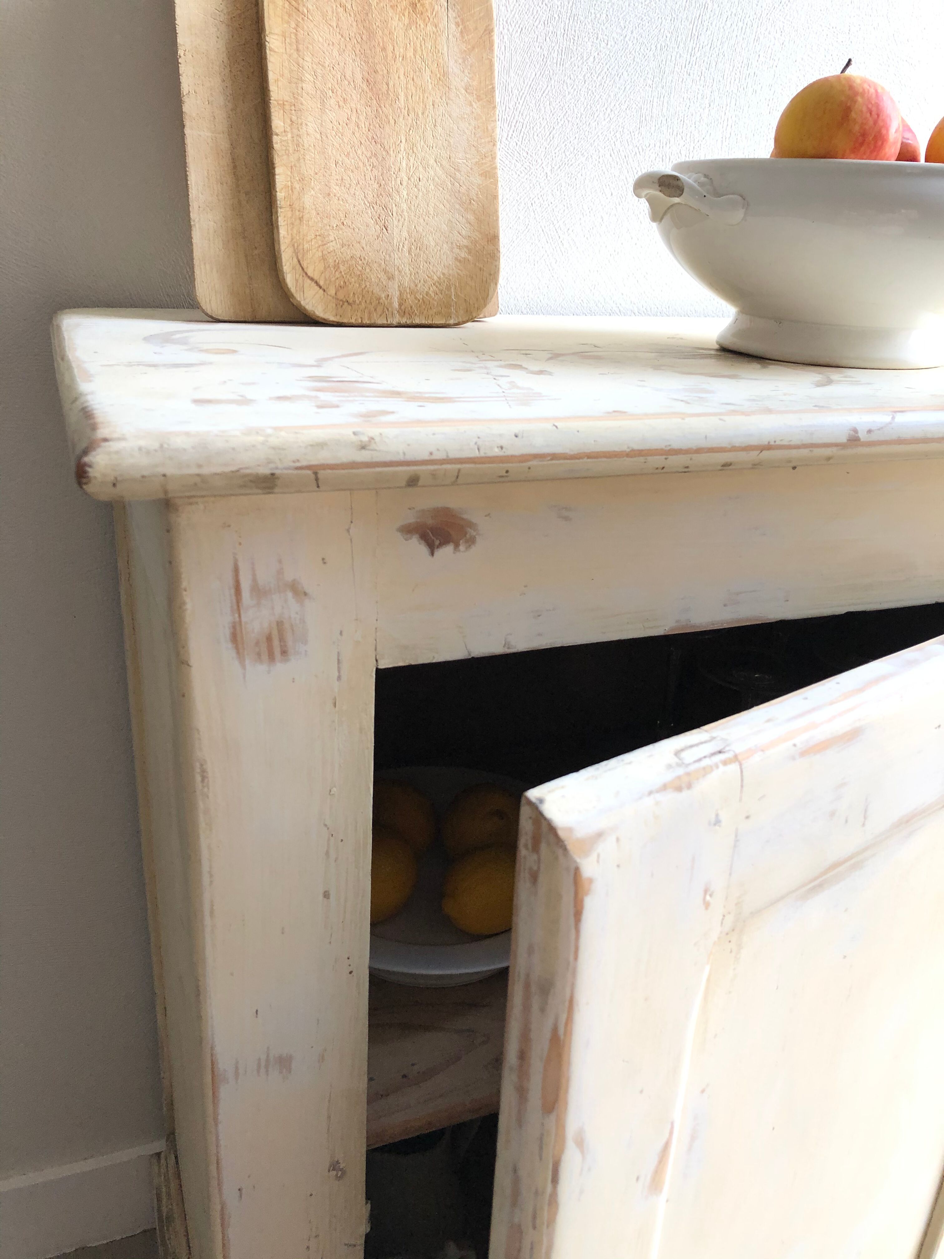 Former patinated confectioner