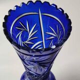 Vase en cristal de Bohème taillé. Col cranté. Étoiles sophistiquées, 26 cm