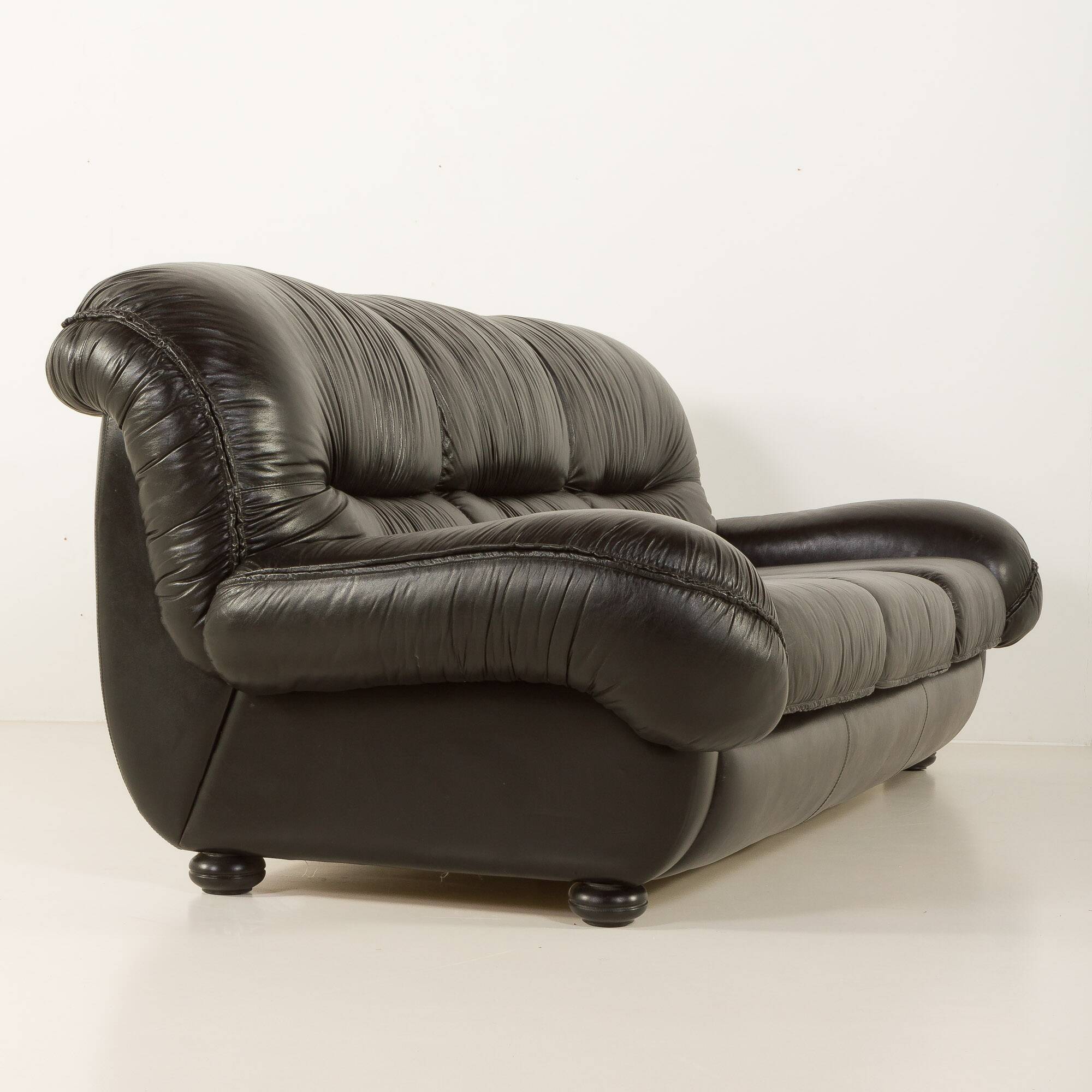 Italian mid-century sofa by Linea Valentini, 1980s