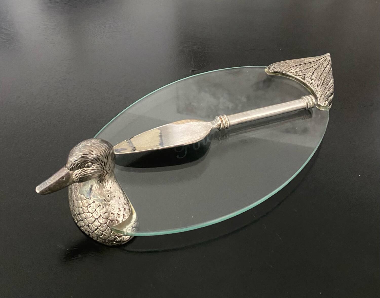 1 Foie gras serving dish and its shovel
