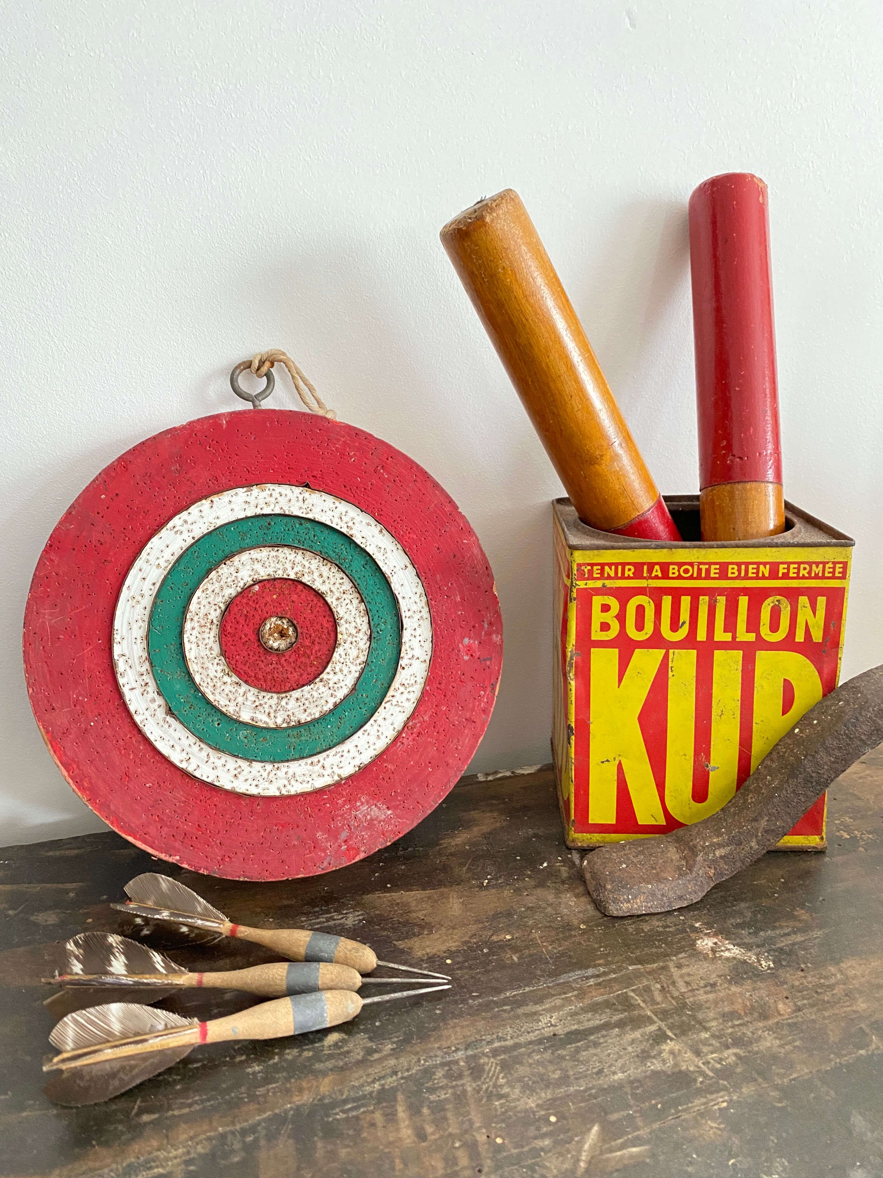Old vintage darts game