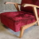 Fauteuil vintage en velours et bois 1950