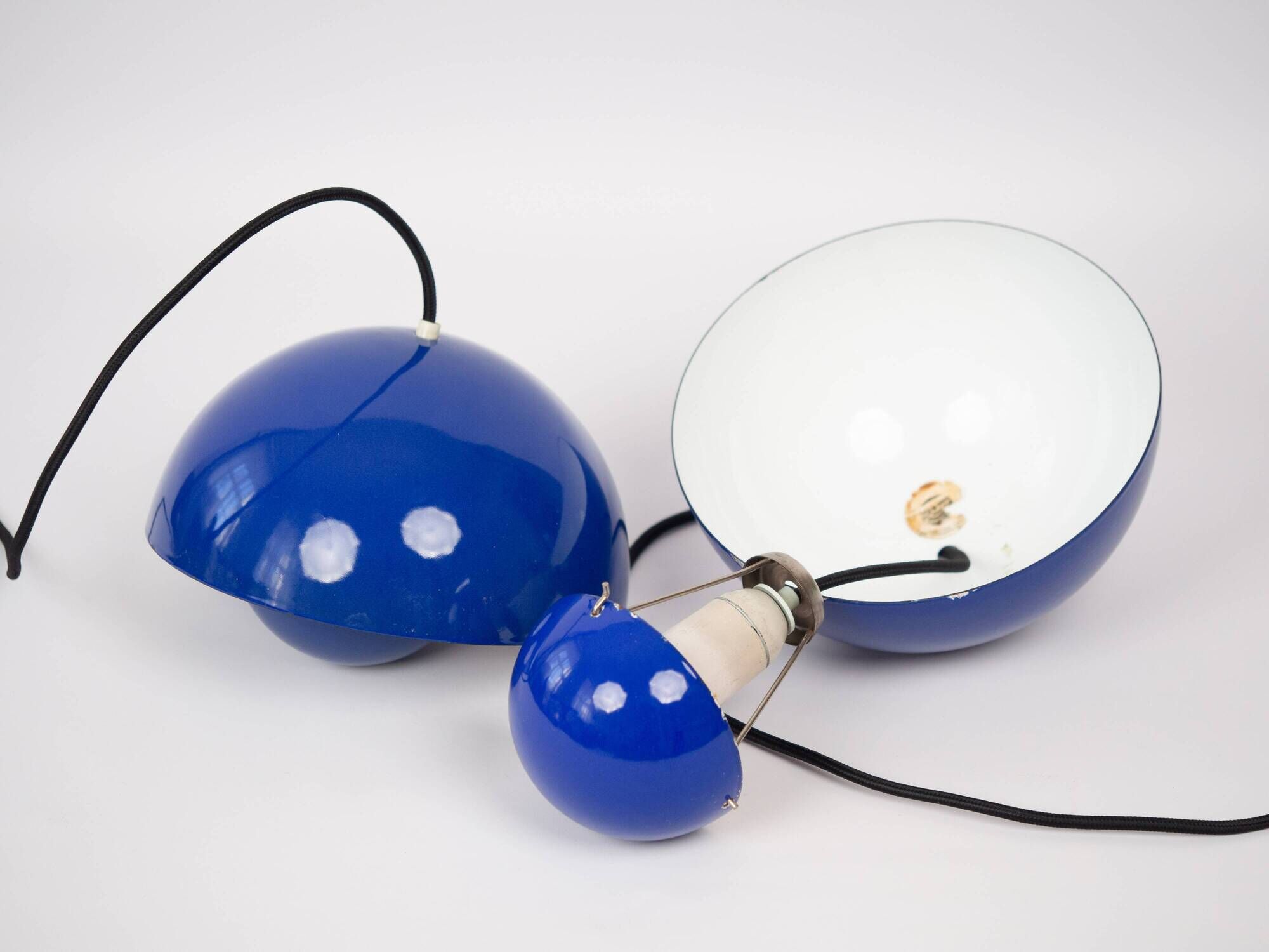 Pair of 2 Danish pendant lamps Flowerpots by Verner Panton, Louis Poulsen