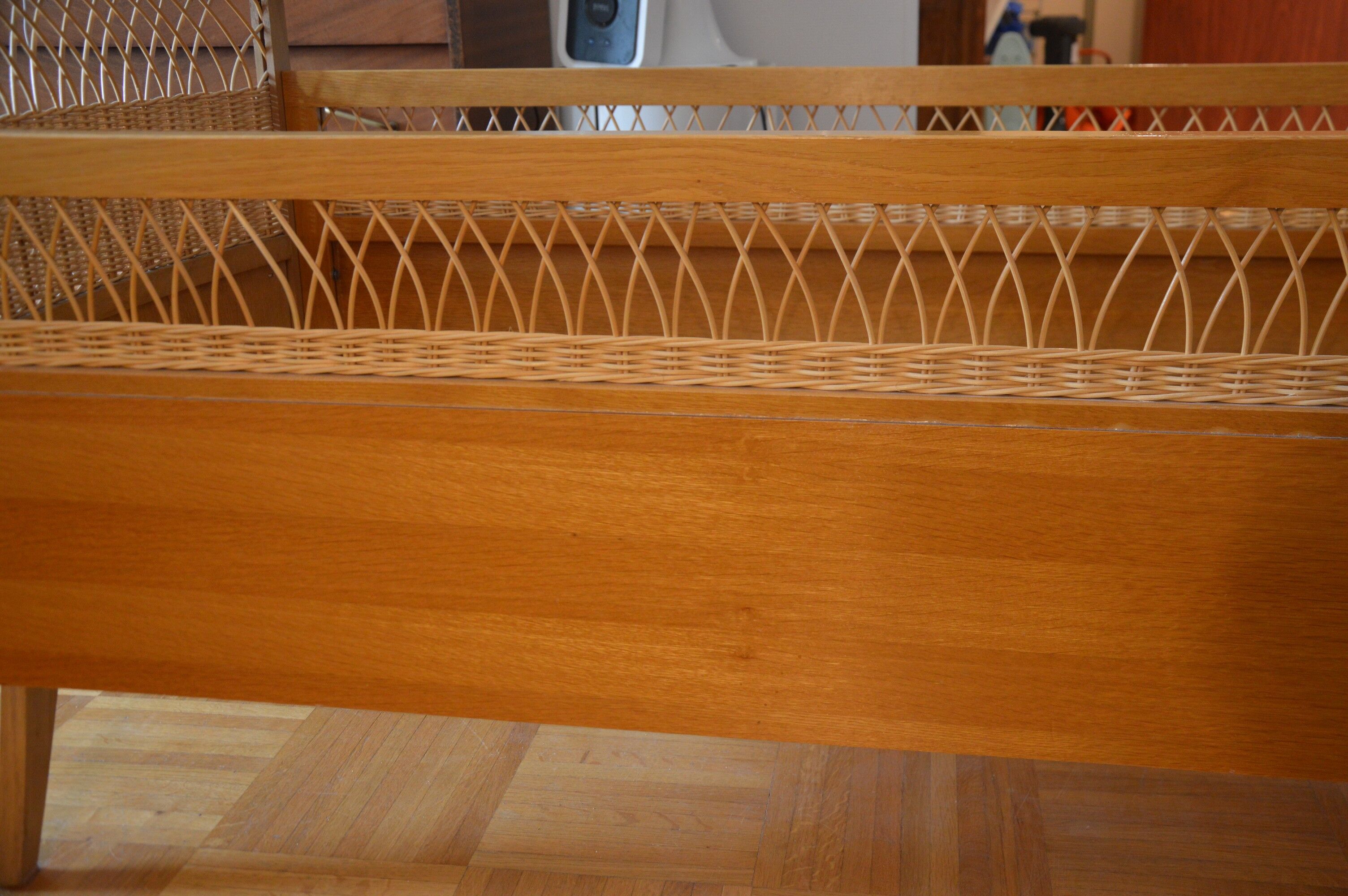 Child's bed in rattan of the years 50