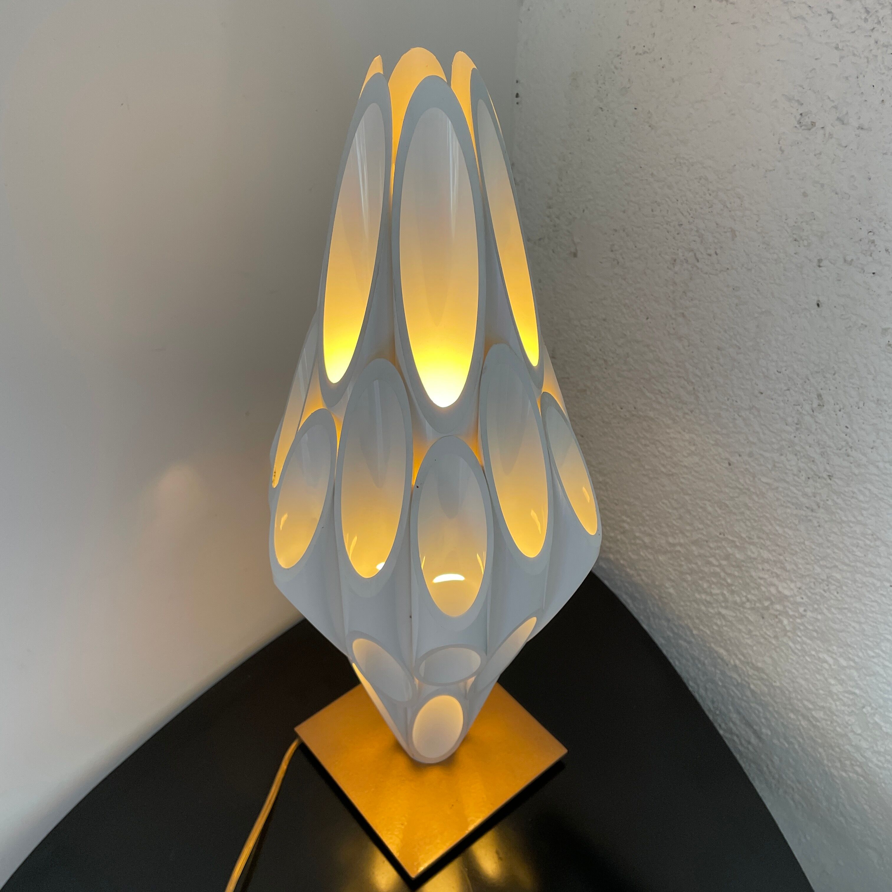 Tubular design lamp