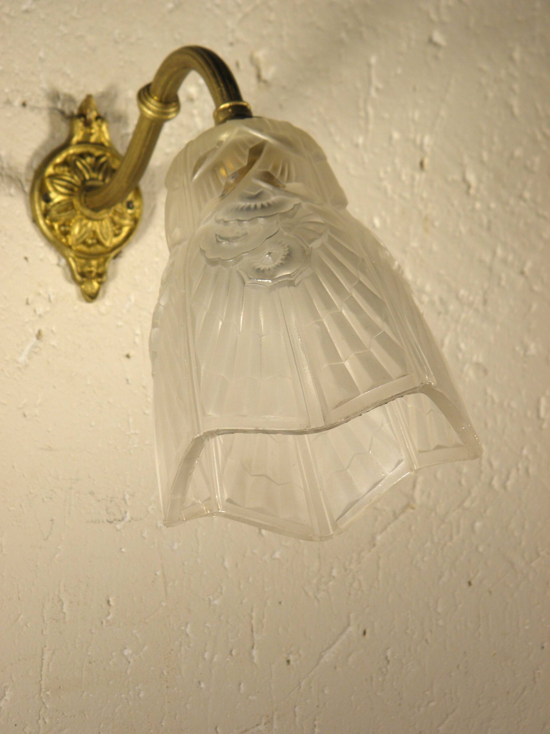 Brass and glass wall lamp from the 1920s
