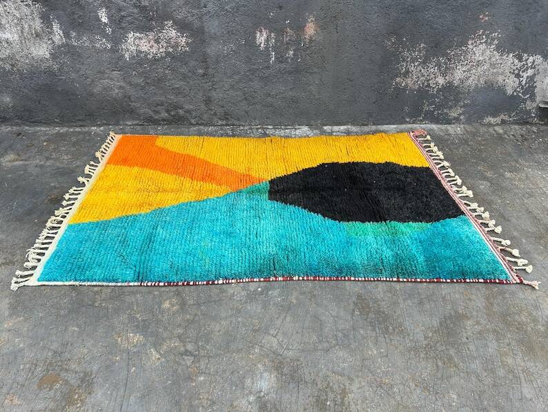 Moroccan handmade rug 250cm x 150cm