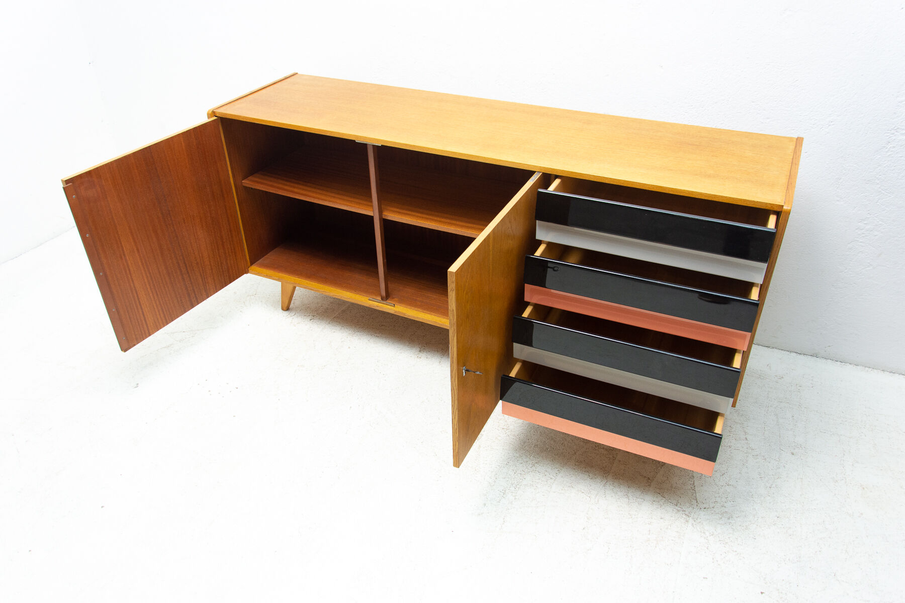 Mid Century U-460 sideboard by Jiří Jiroutek for Interiér Praha