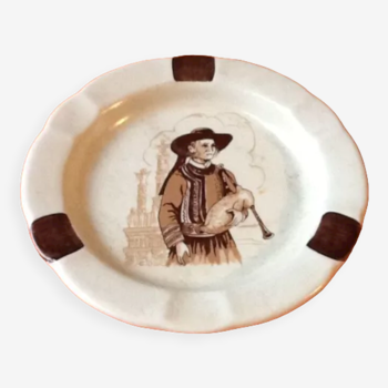 Porcelain ashtray  france rec castelroux breton décor with biniou